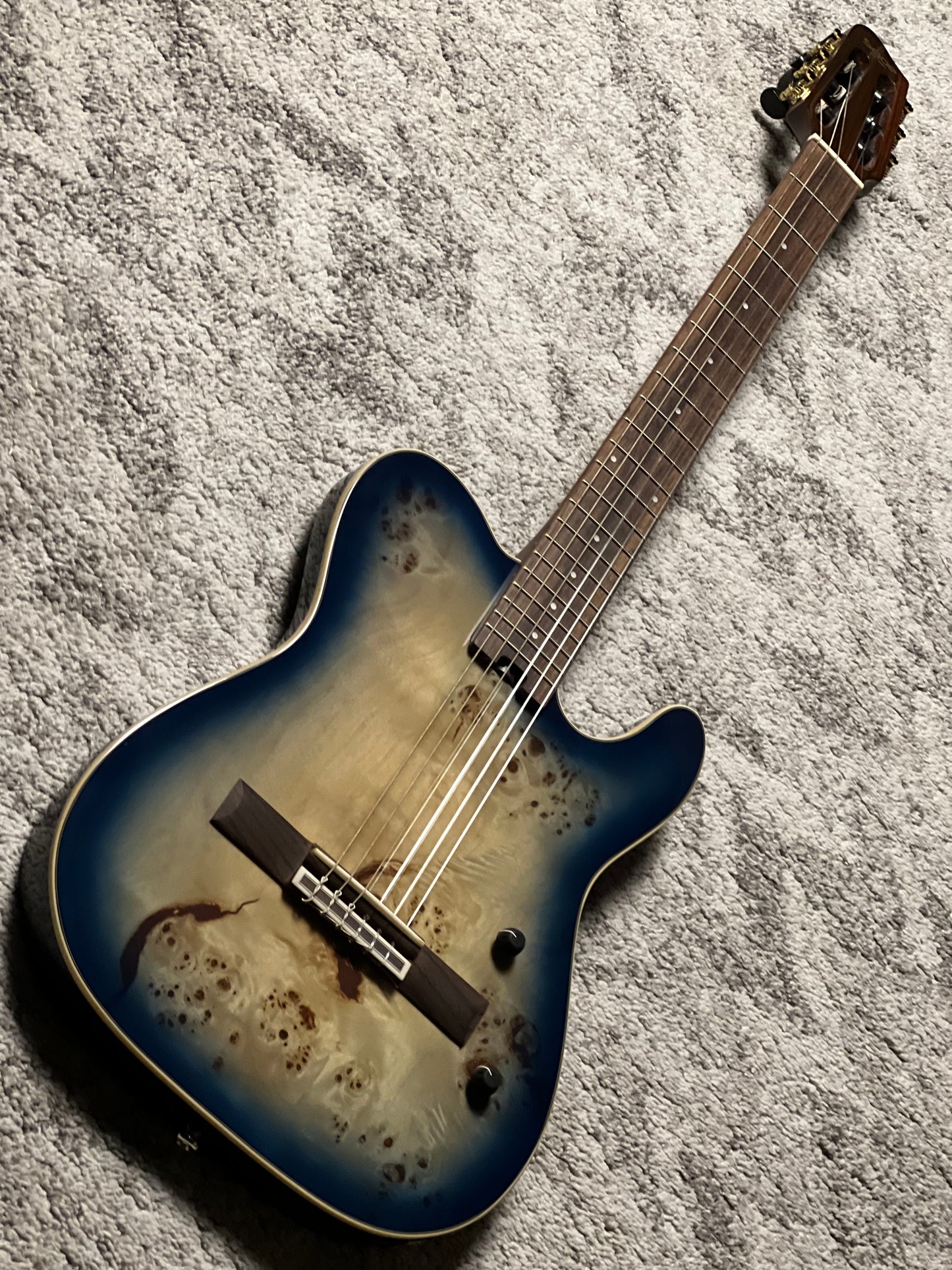 SQOE Spain SEGD-600 Nylon Electric Guitar with Piezo in Aurora Blue