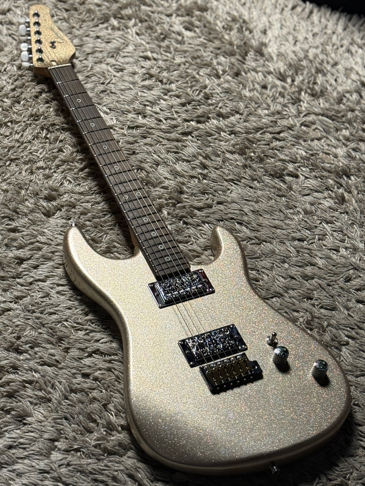 Dhatarattha Basic DST HH in Gold Sparkle with Rosewood FB