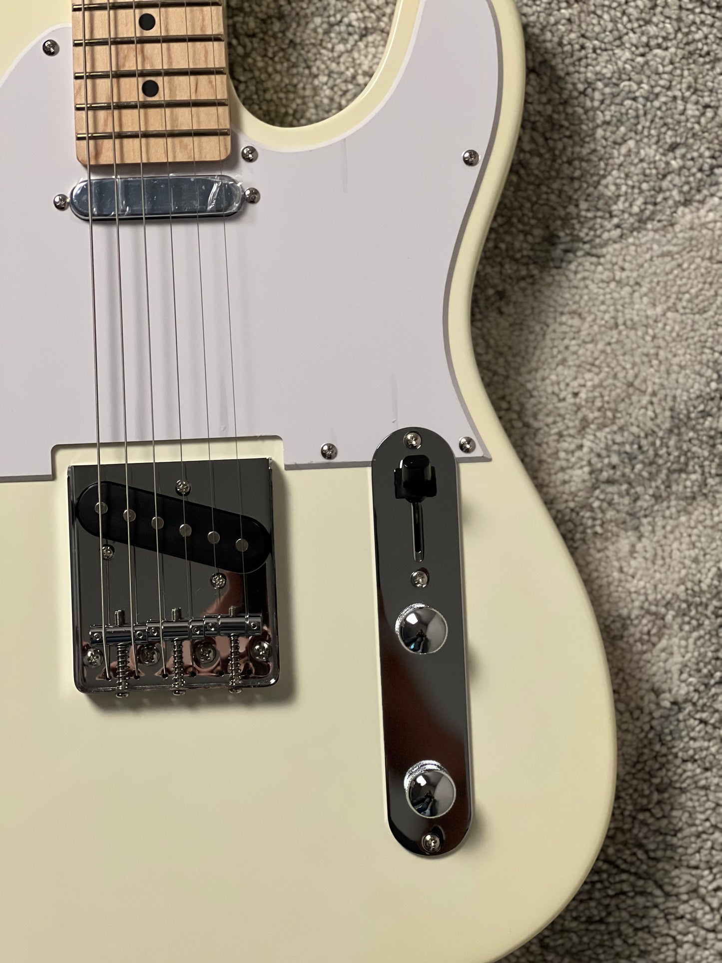 SLX Raven Classic Essentials 22 with Maple FB in Vintage White