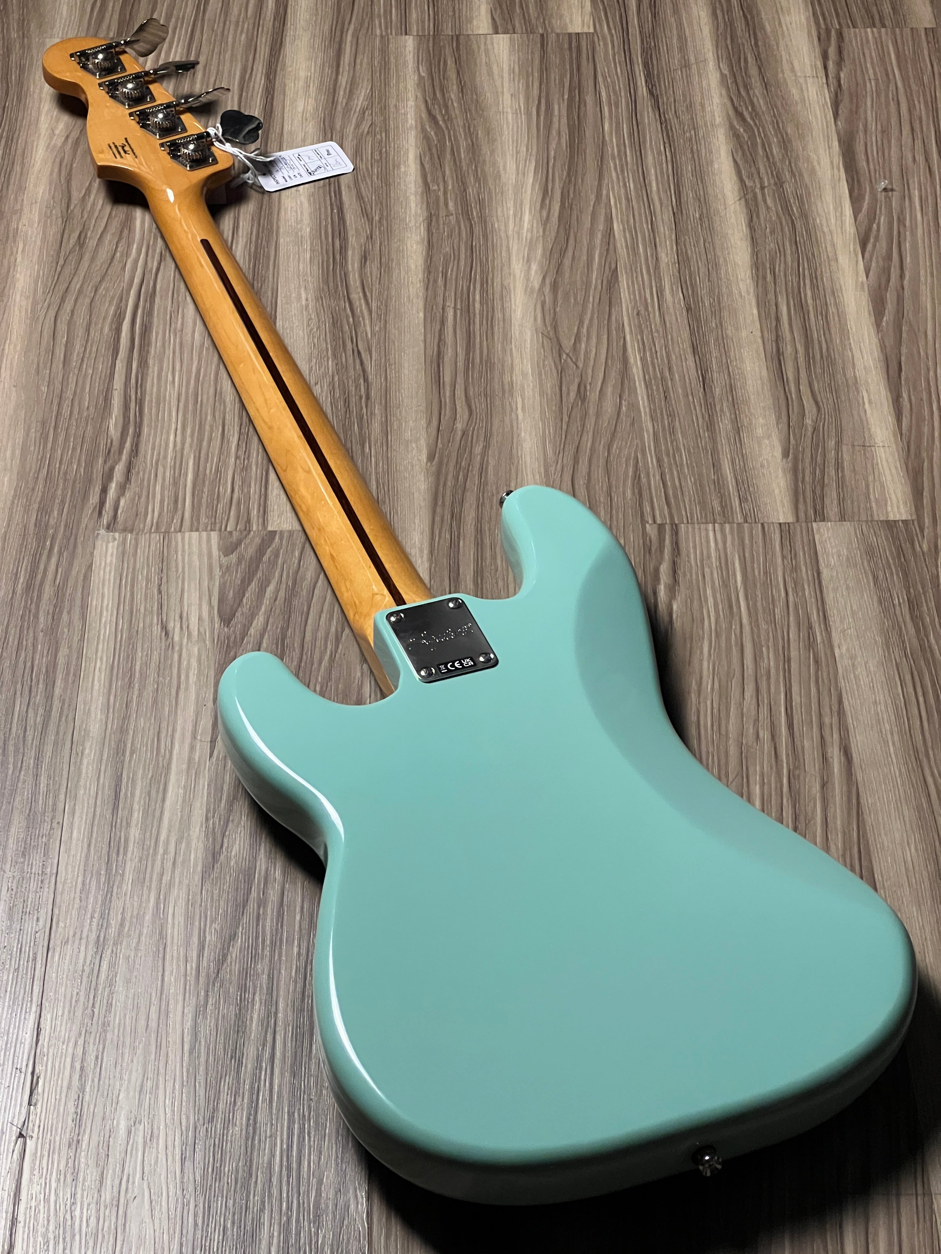 Squier FSR Classic Vibe 70s Precision Bass with Maple FB in Surf