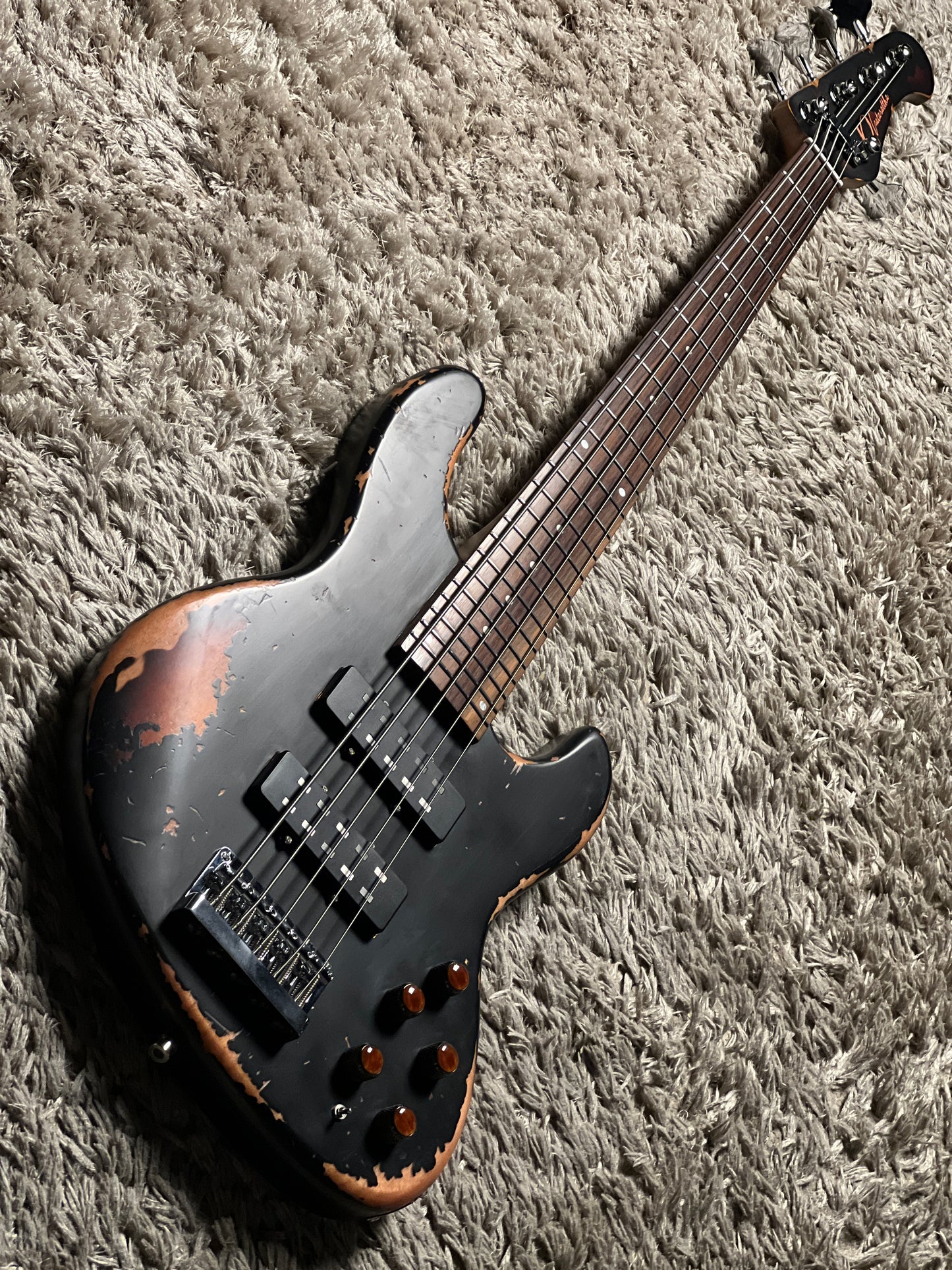 Dhatarattha Custom DEB HH 5 String in Black Over Sunburst with RW FB and Nitrocellulose Lacquer Relic