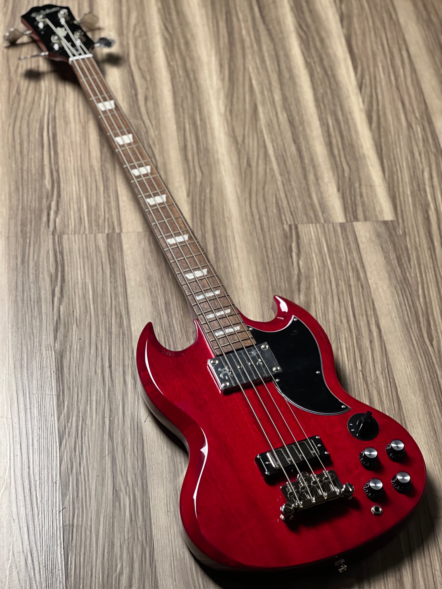 Epiphone EB 3 with 2-Pickup in Cherry