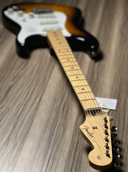 Fender Japan Traditional II 50s Stratocaster พร้อม Maple FB ใน 2 Tone Sunburst