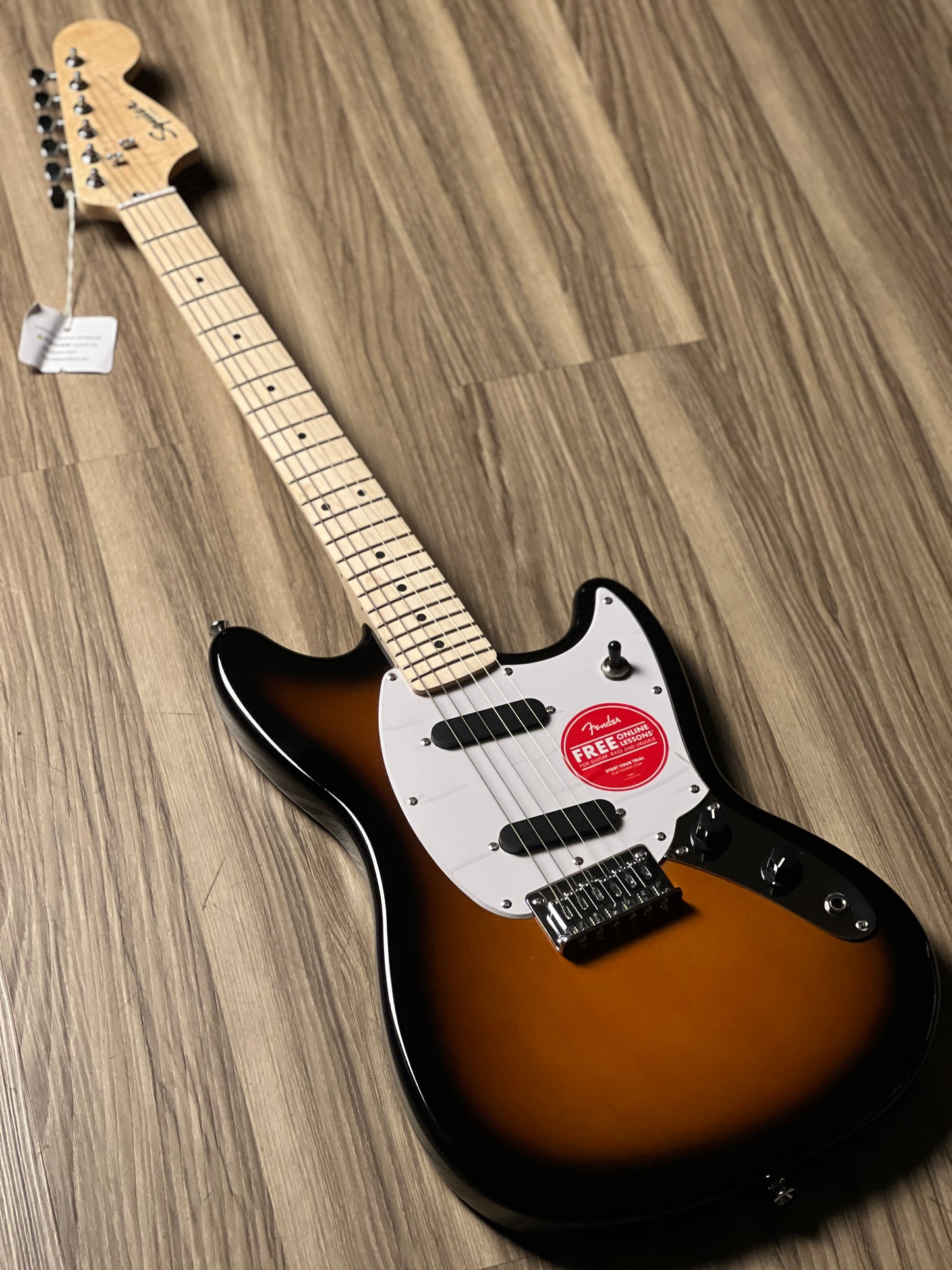 Squier Sonic Mustang with /White Pickguard and Maple FB in 2-Color Sunburst