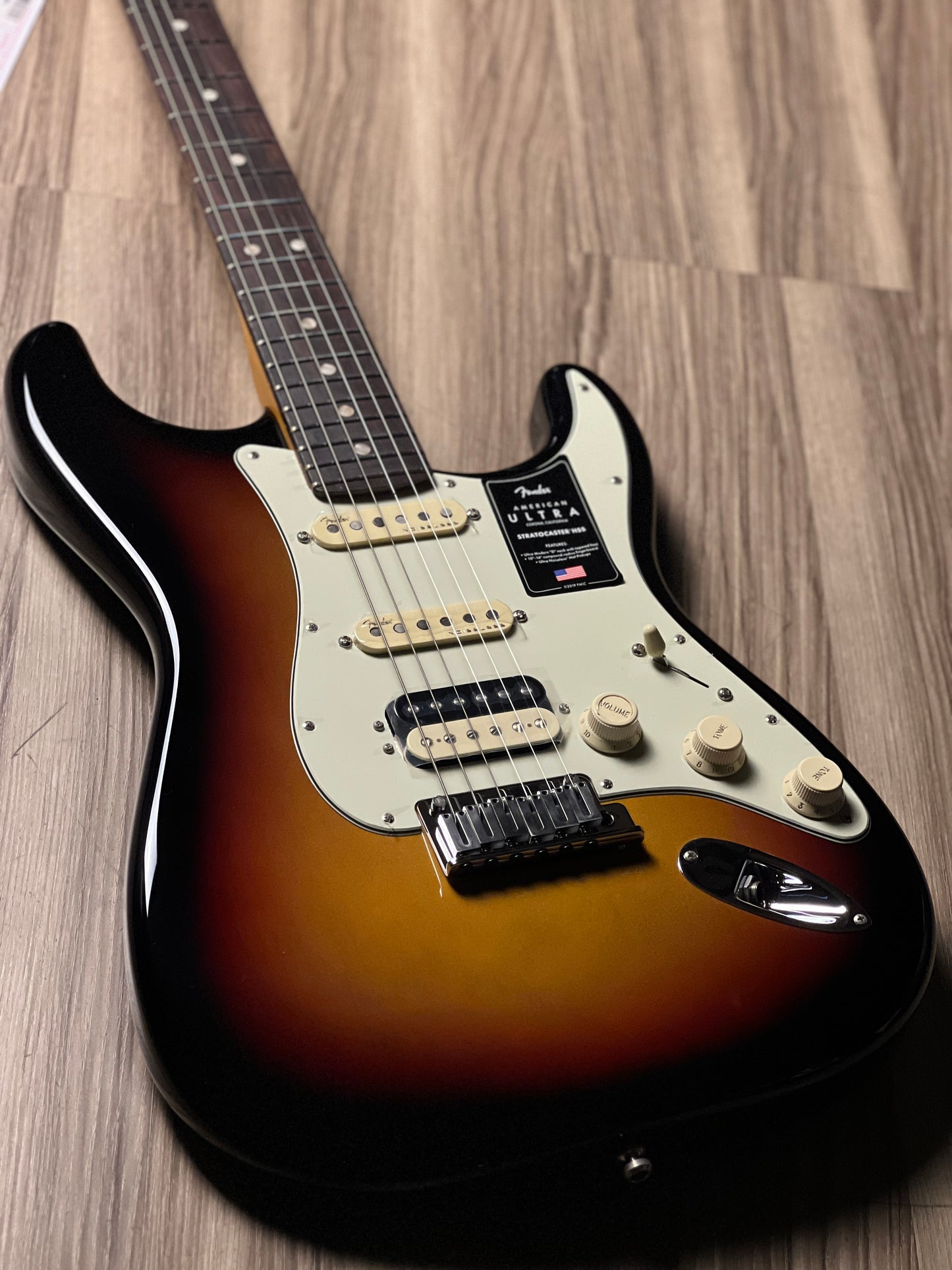 Fender American Ultra HSS Stratocaster with Rosewood FB in Ultraburst US23029194