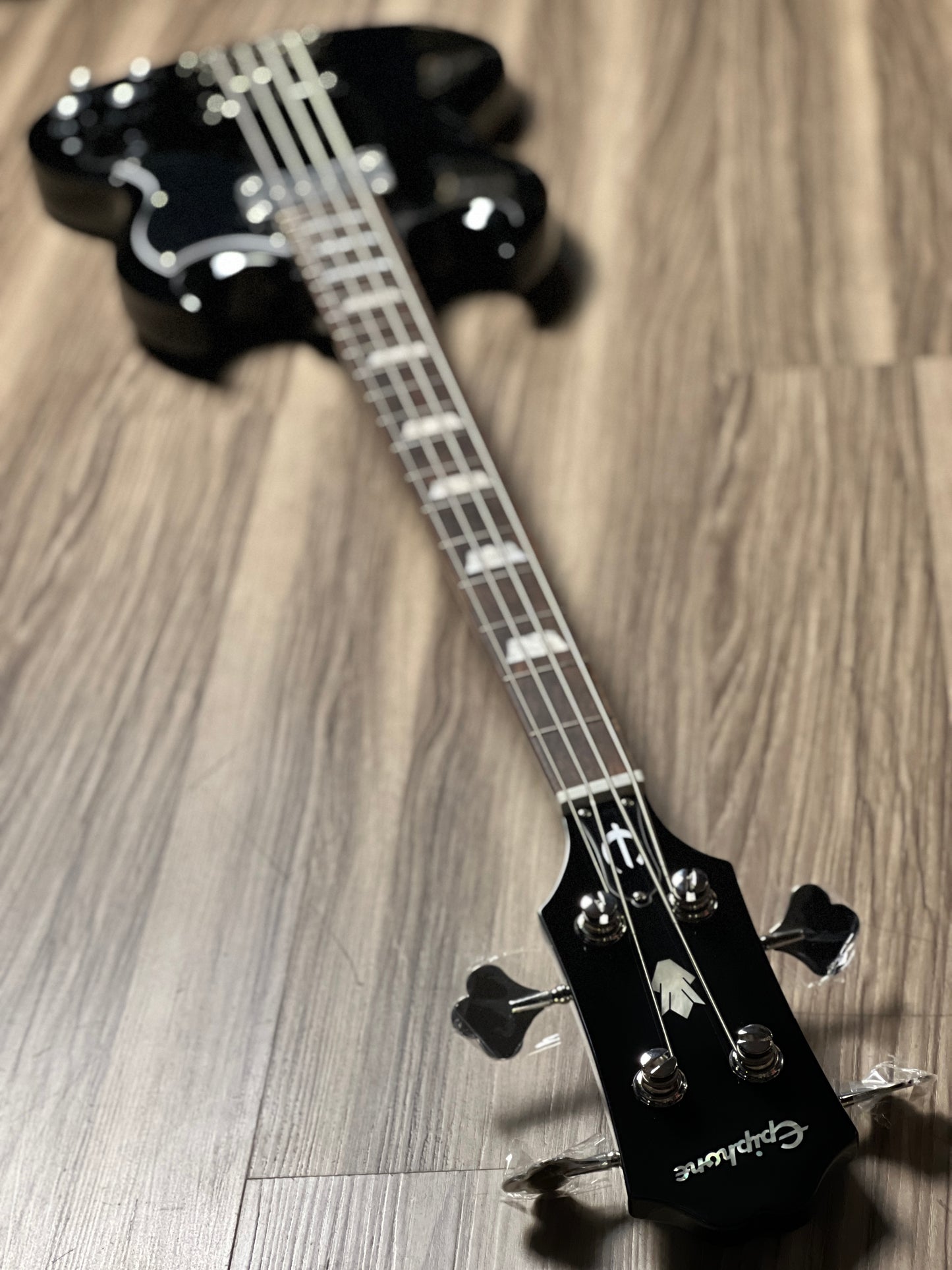 Epiphone EB-3 Bass with 2-Pickup in Ebony