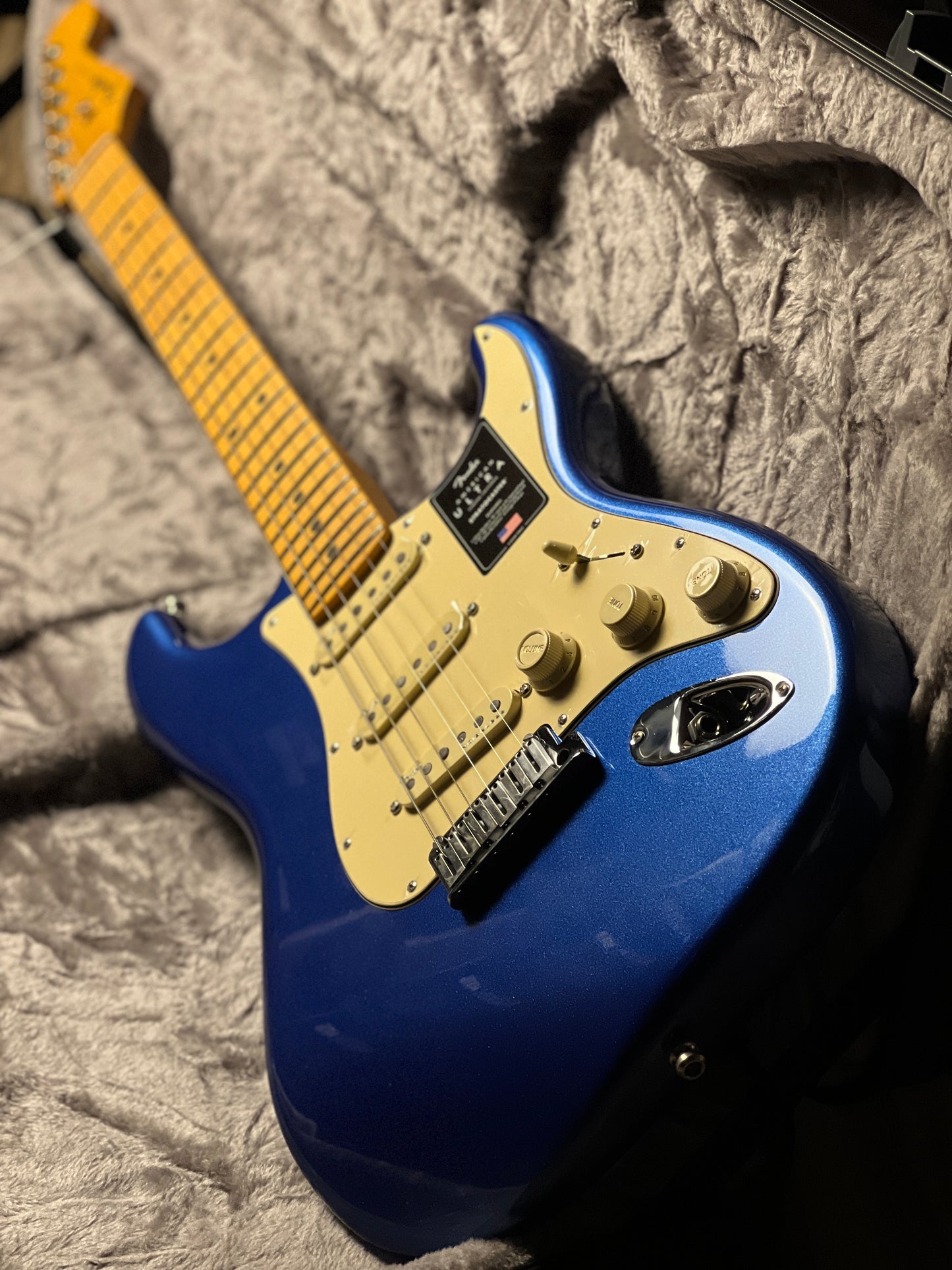 Fender American Ultra Stratocaster with Maple FB in Cobra Blue US23032026