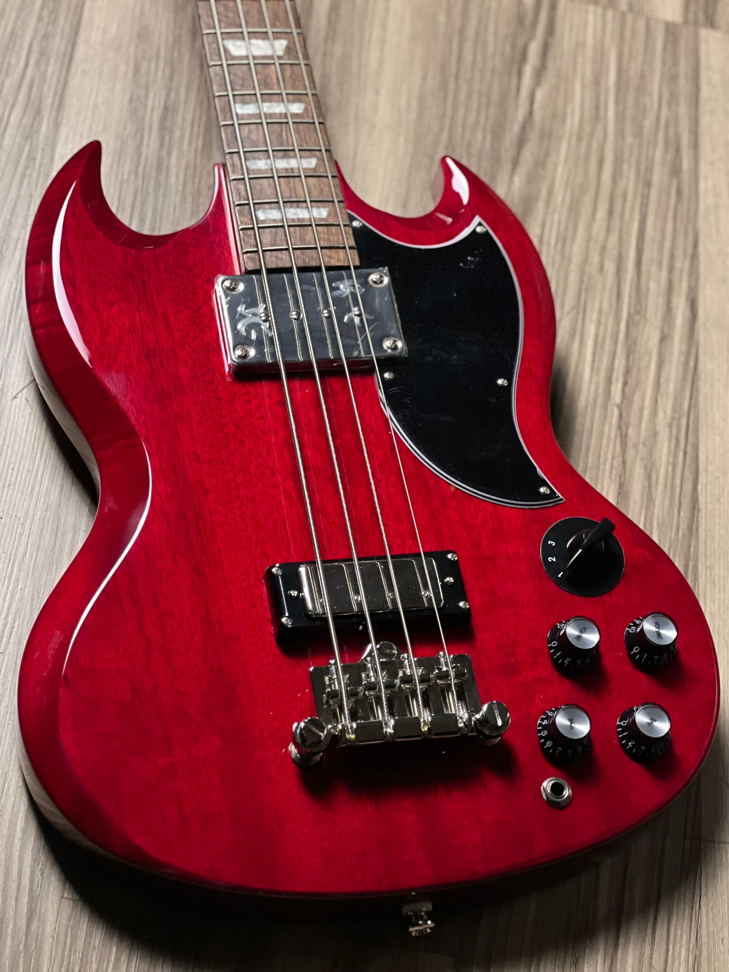 Epiphone EB 3 with 2-Pickup in Cherry