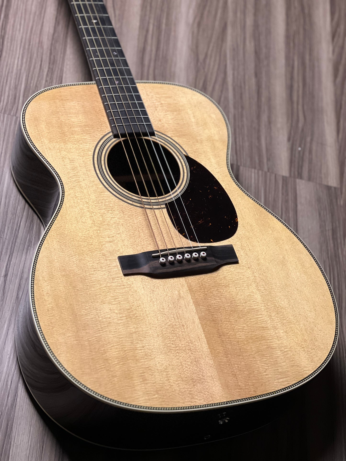 Martin Guitars OM-28 In Natural 2873594