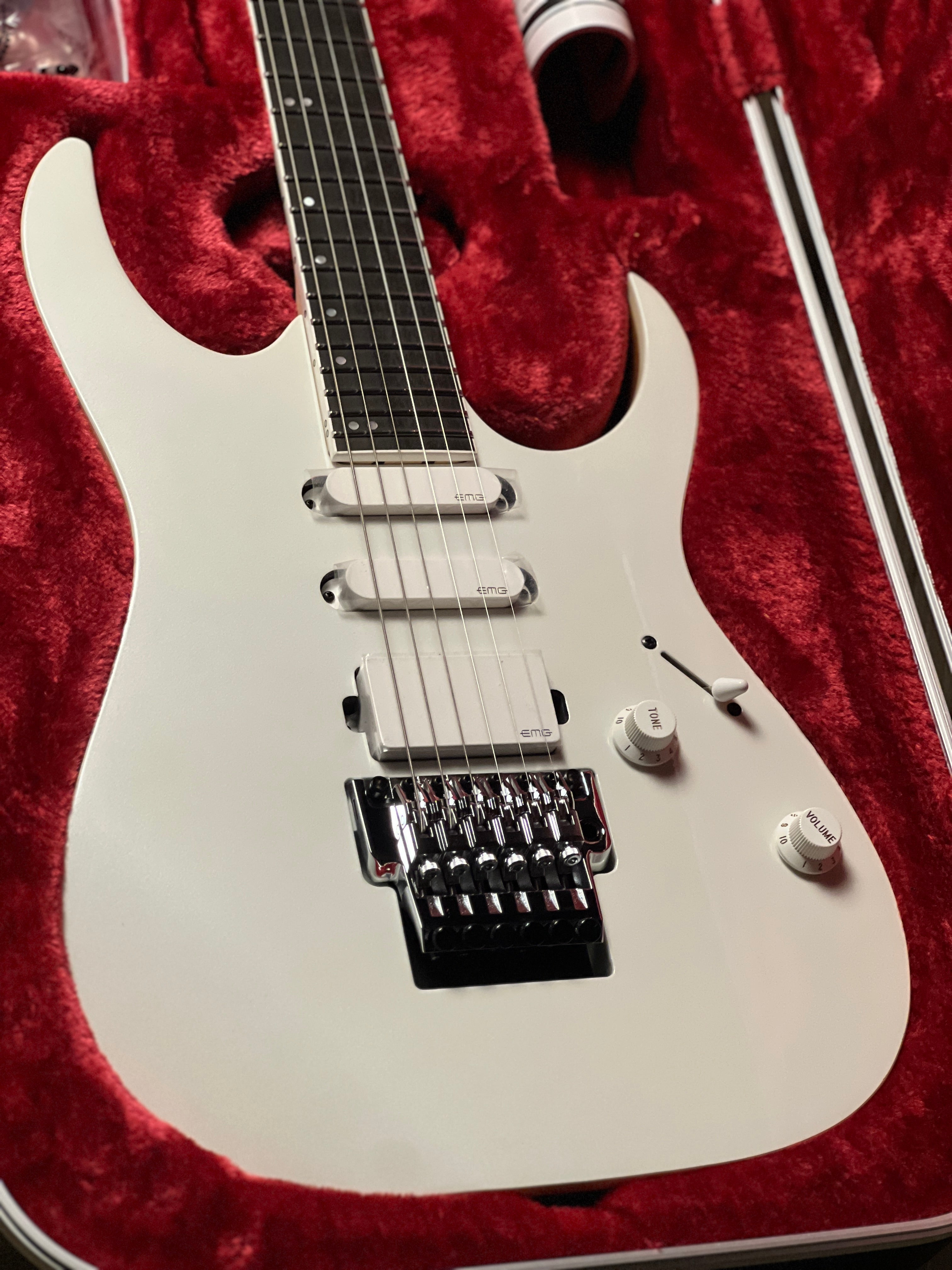 Ibanez RG5440C-PW with Case in Pearl White F2406993 – nafiriguitar.com
