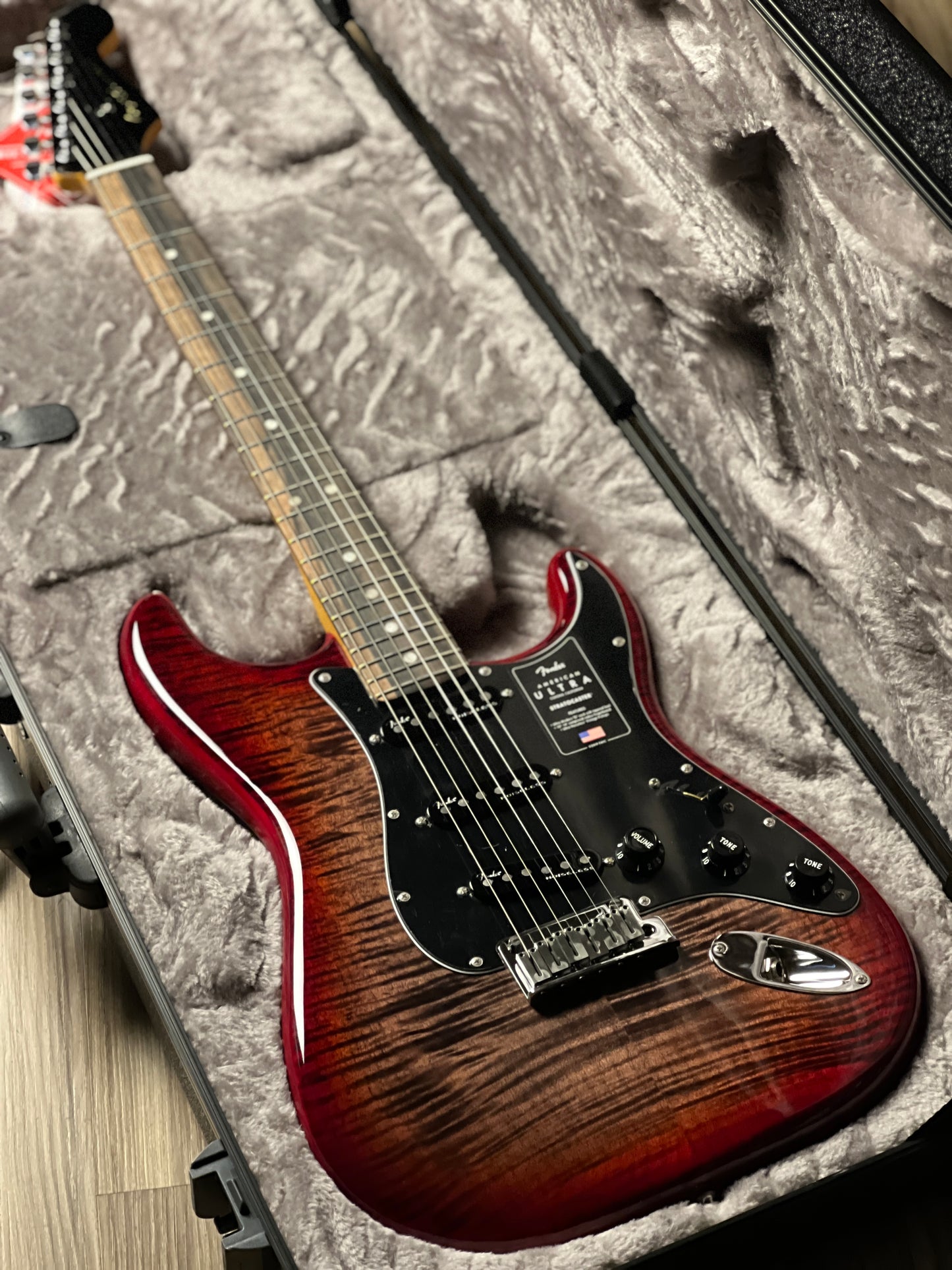 Fender American Ultra Limited Edition Stratocaster With Ebony FB In Umbra Burst US22065847