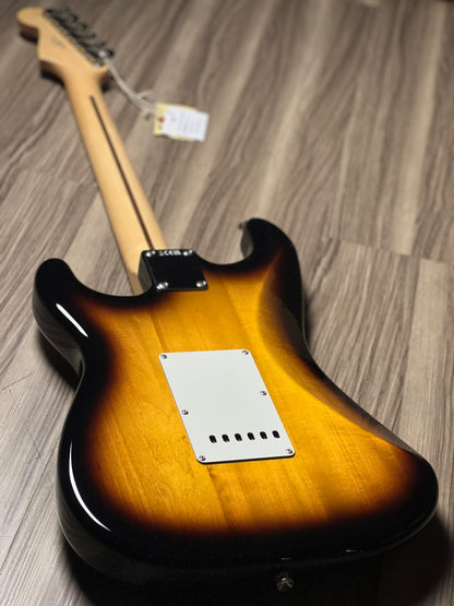 Fender Japan Traditional II 50s Stratocaster พร้อม Maple FB ใน 2 Tone Sunburst