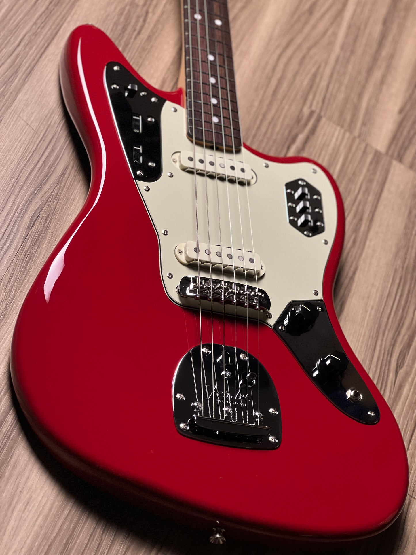 Fender FSR MIJ Traditional 60s Jaguar with RW FB in Dakota Red JD24017038