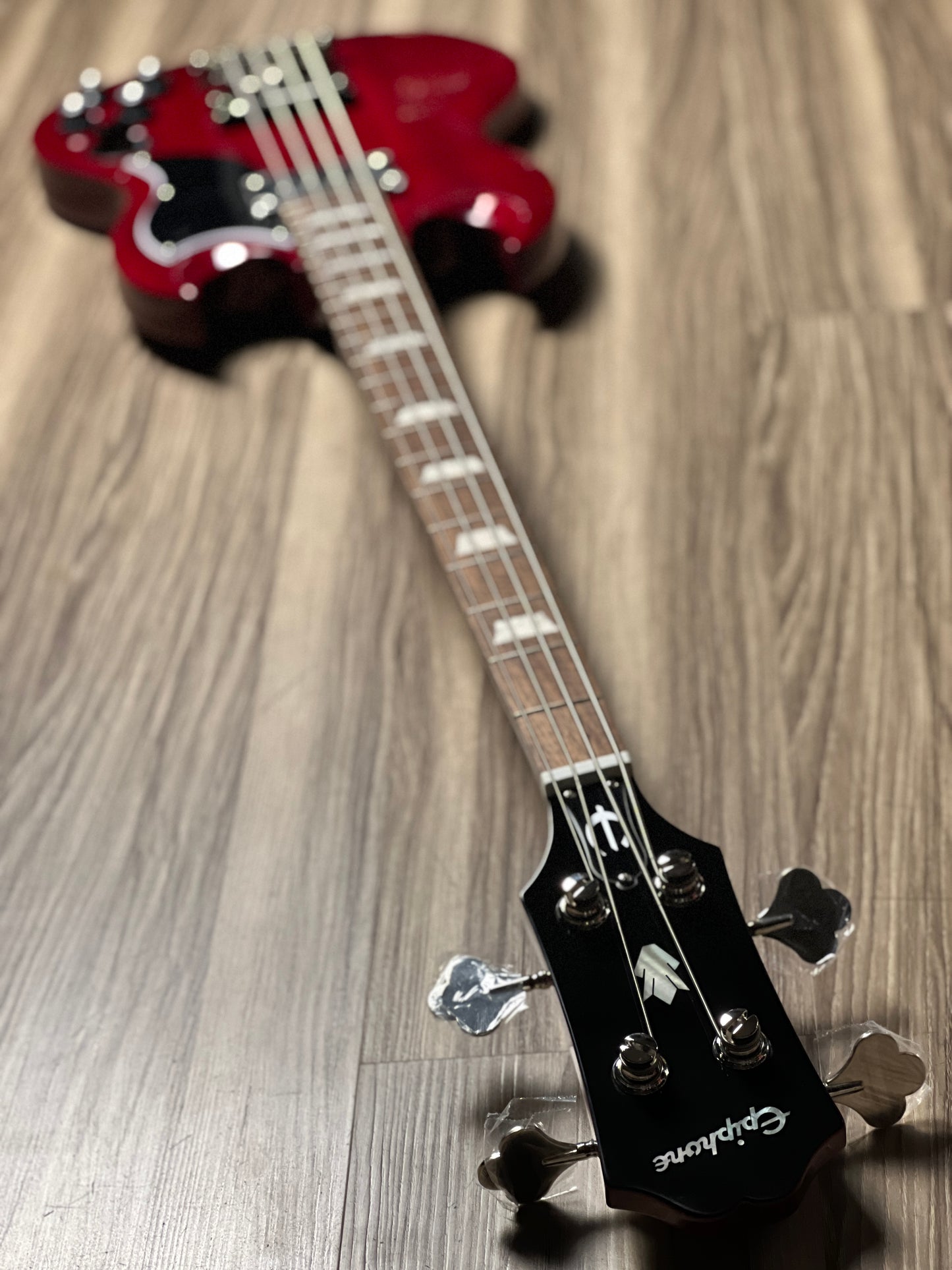 Epiphone EB 3 with 2-Pickup in Cherry