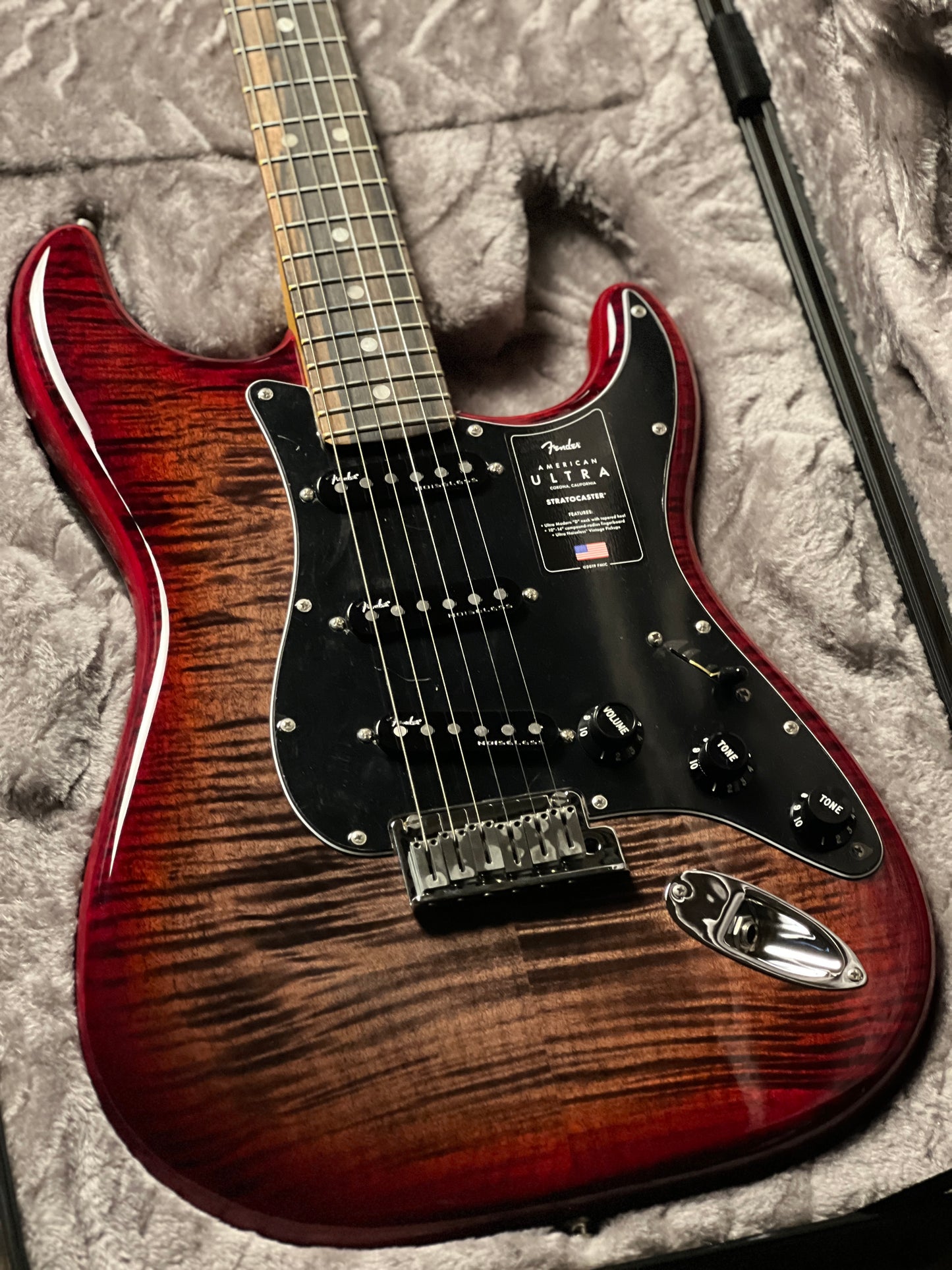 Fender American Ultra Limited Edition Stratocaster With Ebony FB In Umbra Burst US22065847