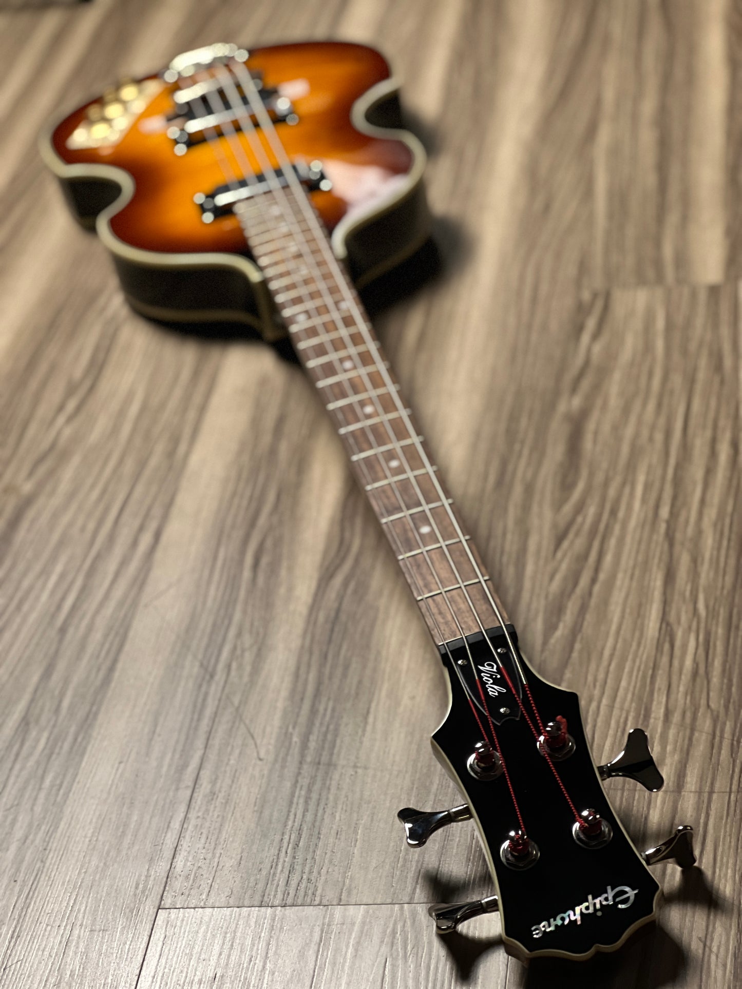 Epiphone Viola Bass in Vintage Sunburst