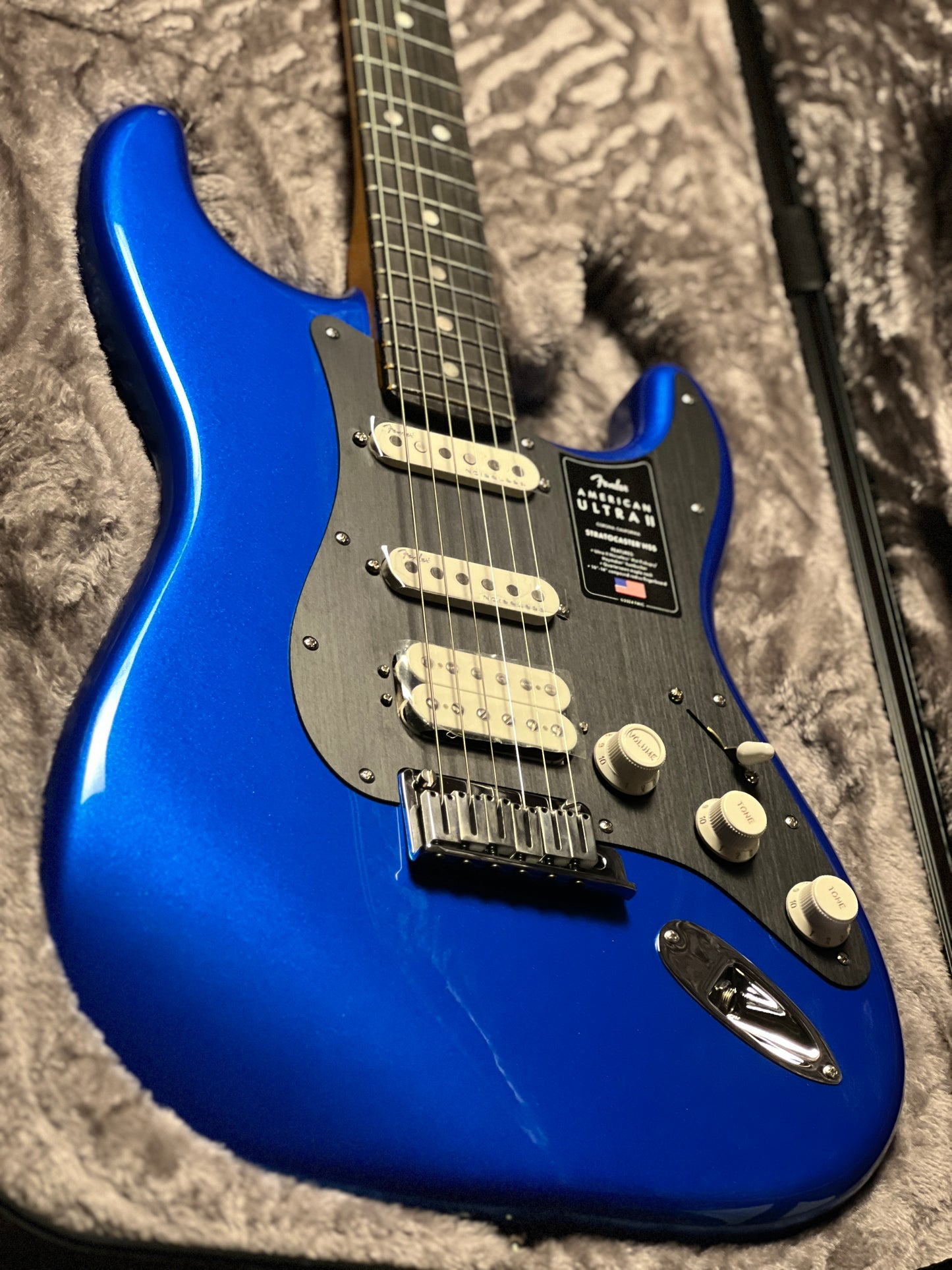 Fender American Ultra II Stratocaster HSS with Ebony FB in Noble Blue US240034640