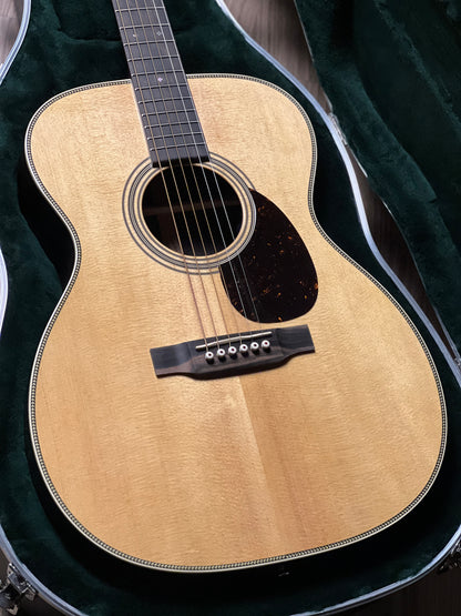 Martin Guitars OM-28 In Natural 2873594