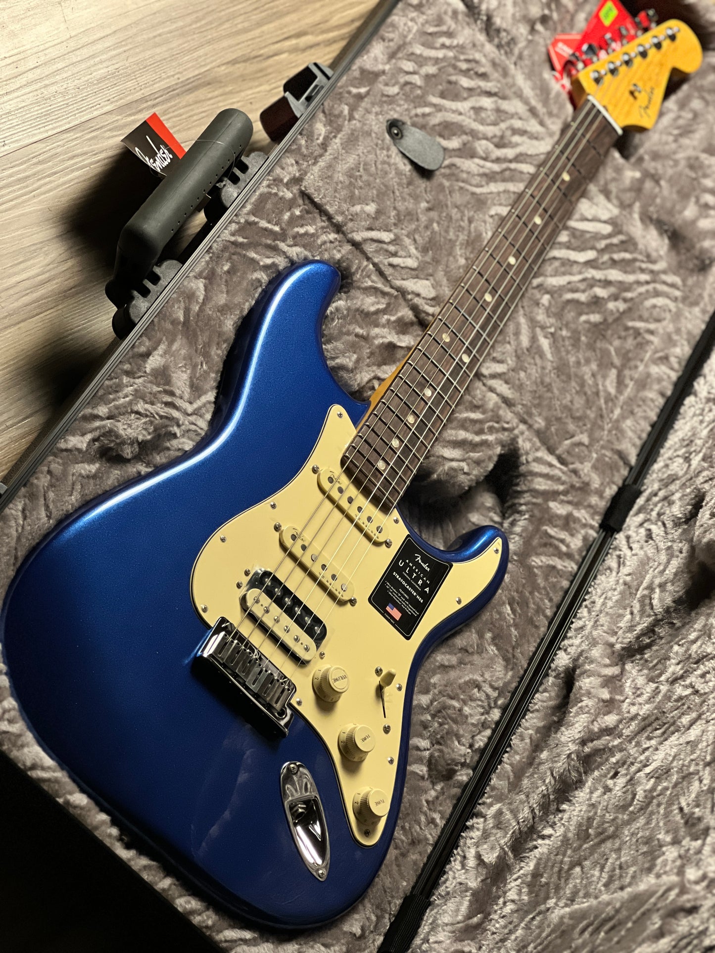 Fender American Ultra Stratocaster HSS - Cobra Blue with Rosewood Fingerboard US23029816