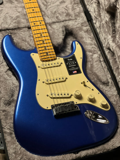 Fender American Ultra Stratocaster with Maple FB in Cobra Blue US23032026