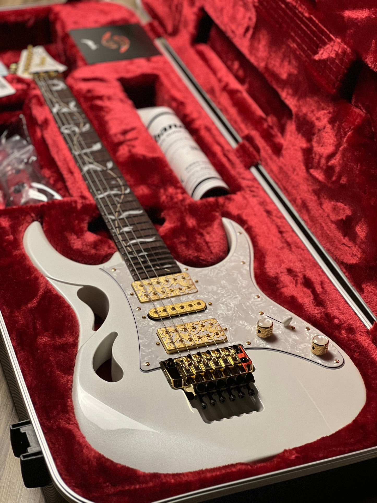 Ibanez Steve Vai Signature PIA Guitar in Stallion White F2430988