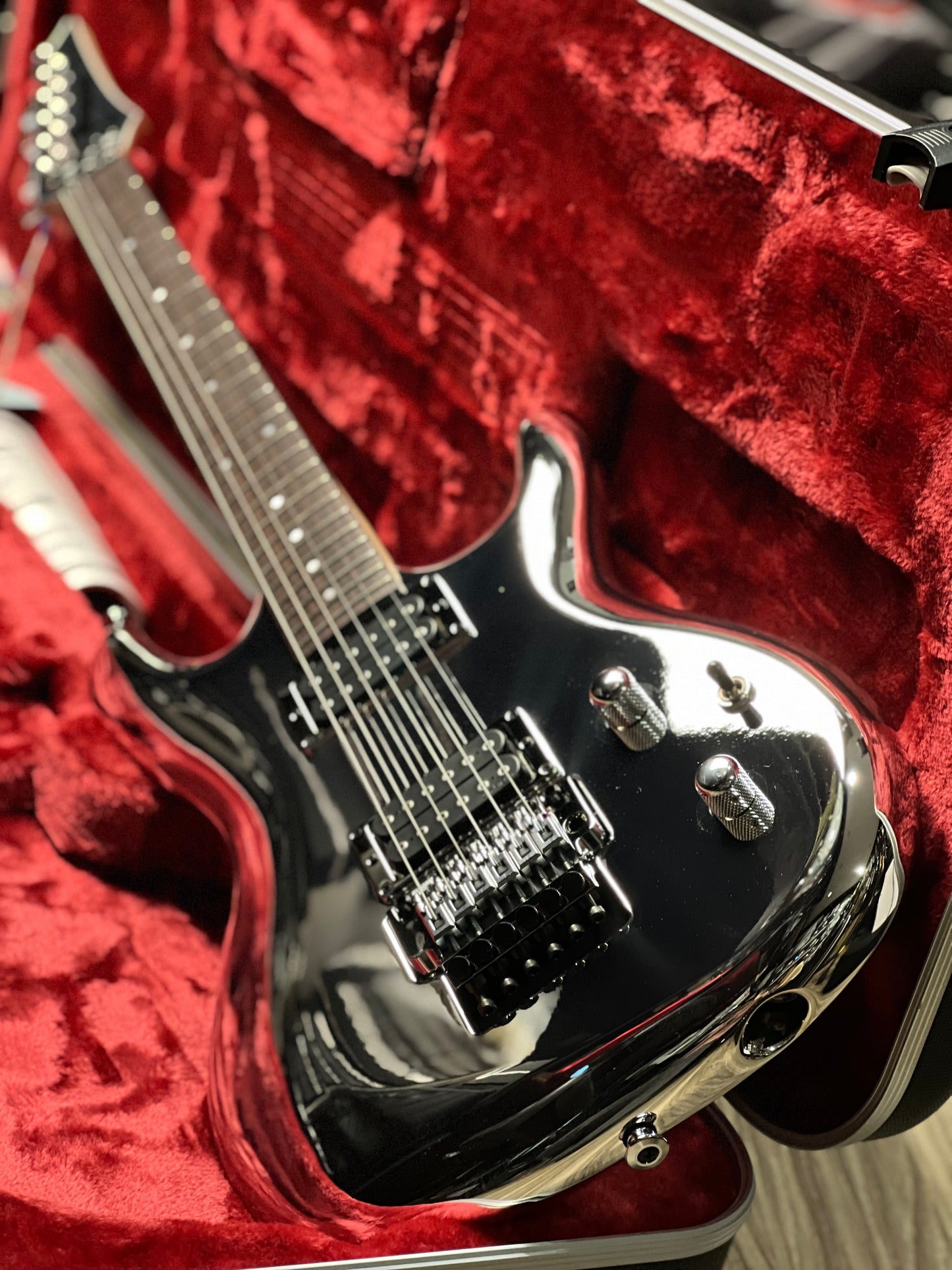 Ibanez JS3CR Joe Satriani Signature w/Case In Chrome Boy F2333373