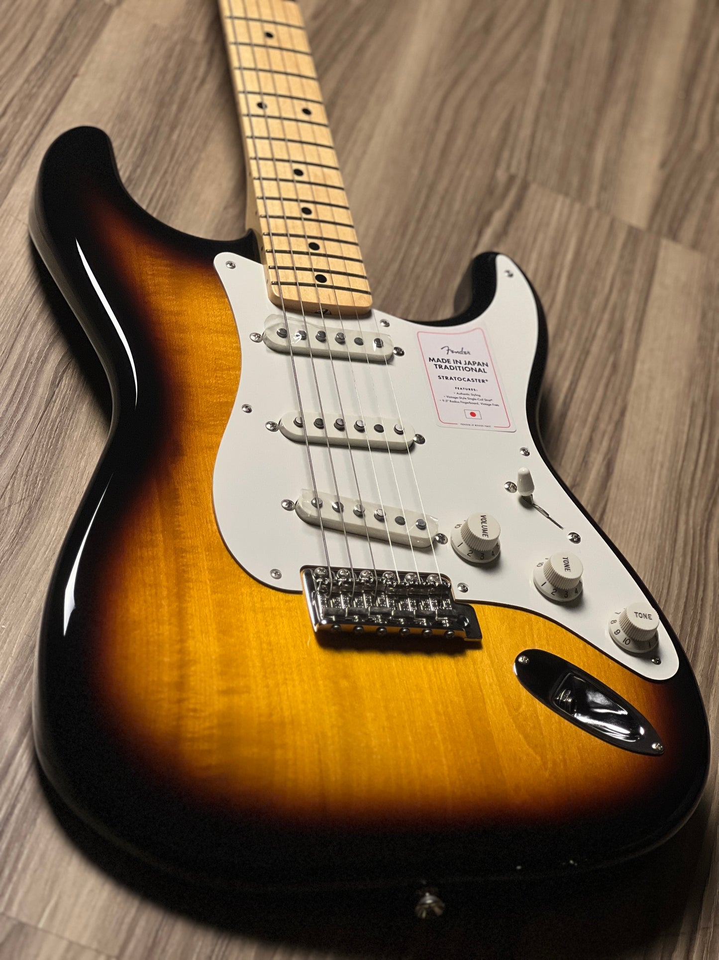 Fender Japan Traditional II 50s Stratocaster with Maple FB in 2 Tone Sunburst JD22023608