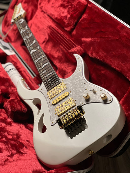 Ibanez Steve Vai Signature PIA Guitar in Stallion White F2430988