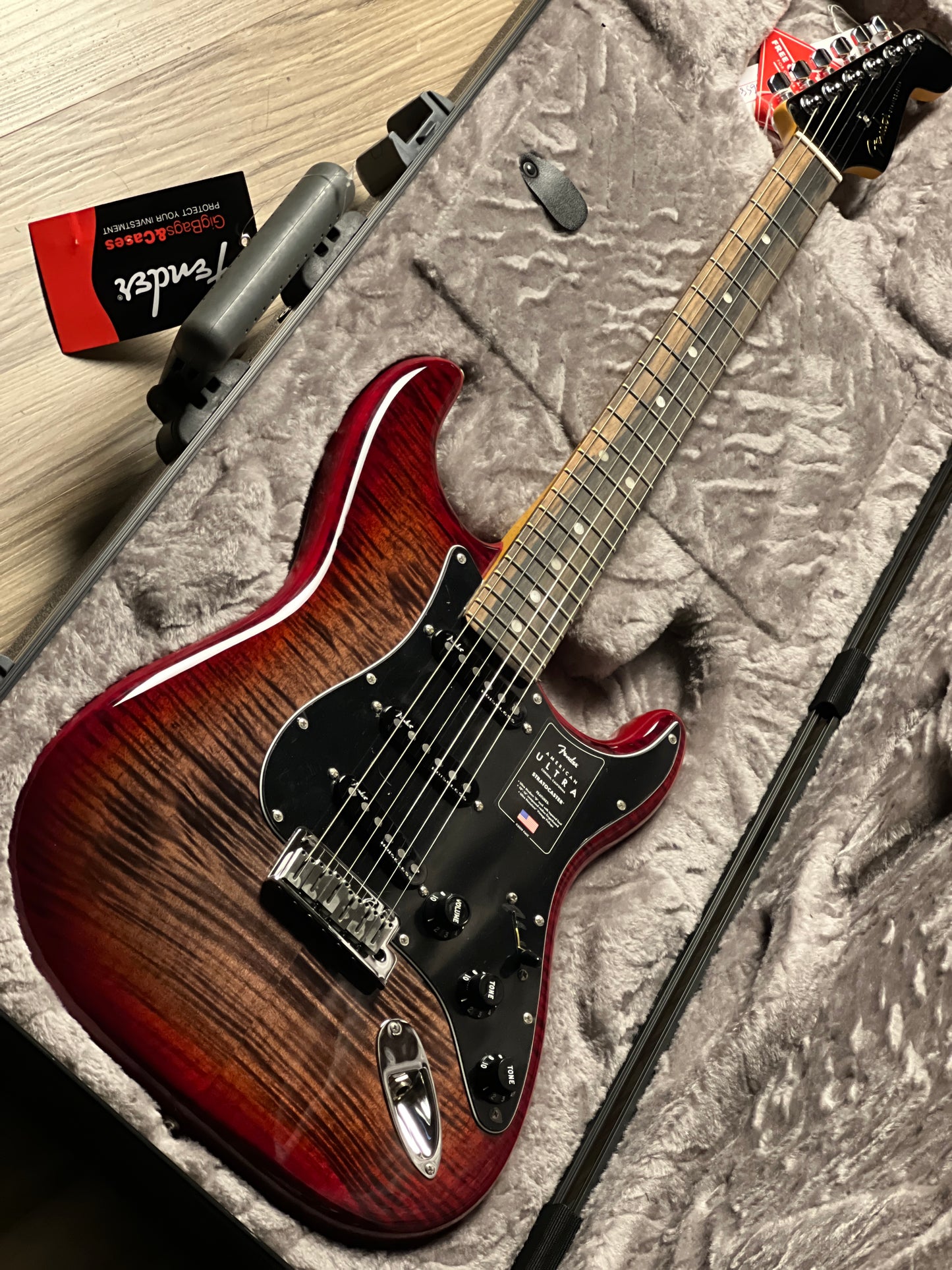 Fender American Ultra Limited Edition Stratocaster With Ebony FB In Umbra Burst US22065847