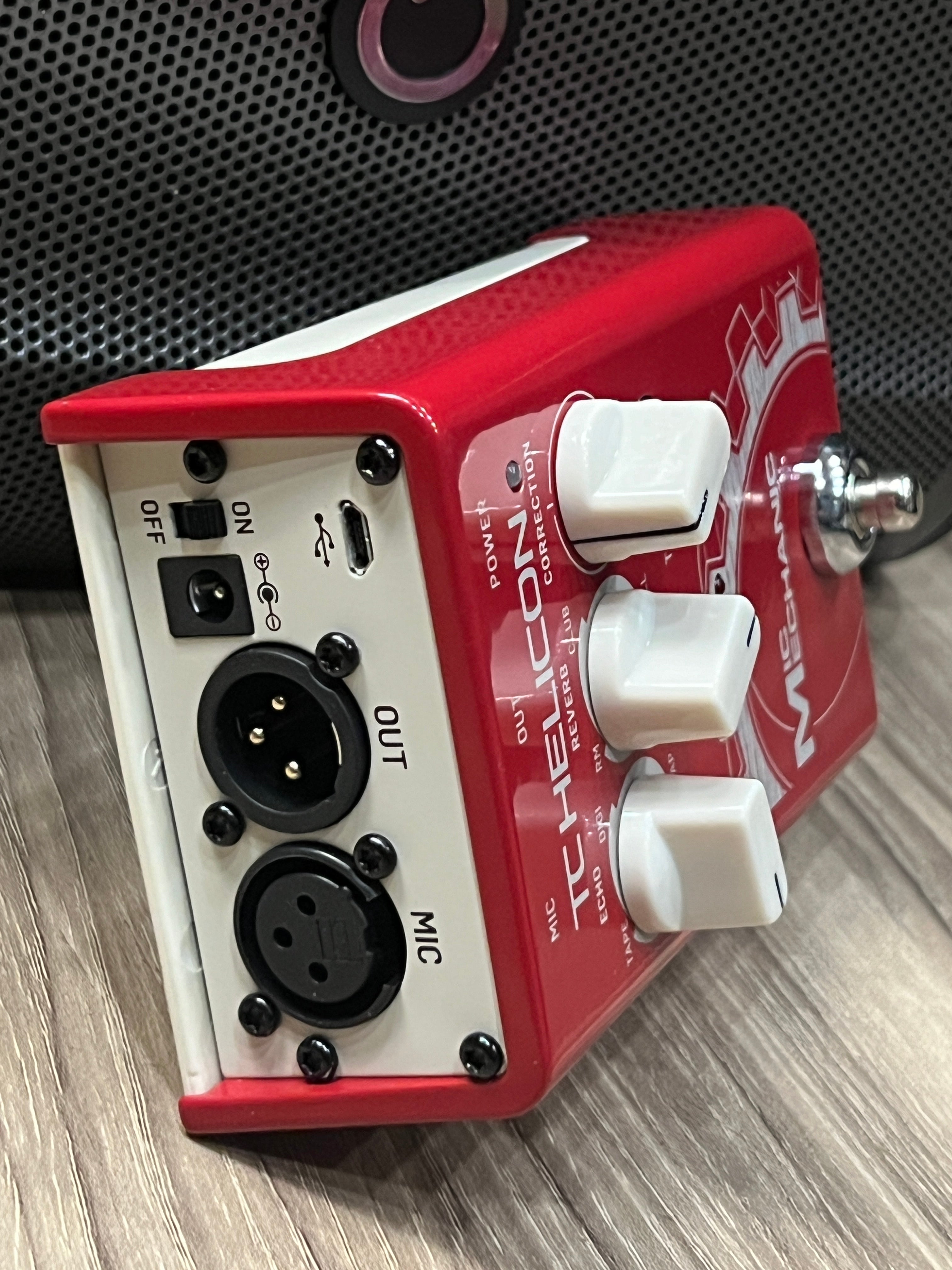 TC Helicon Mic Mechanic 2 Vocal Effects Pedal – nafiriguitar.com