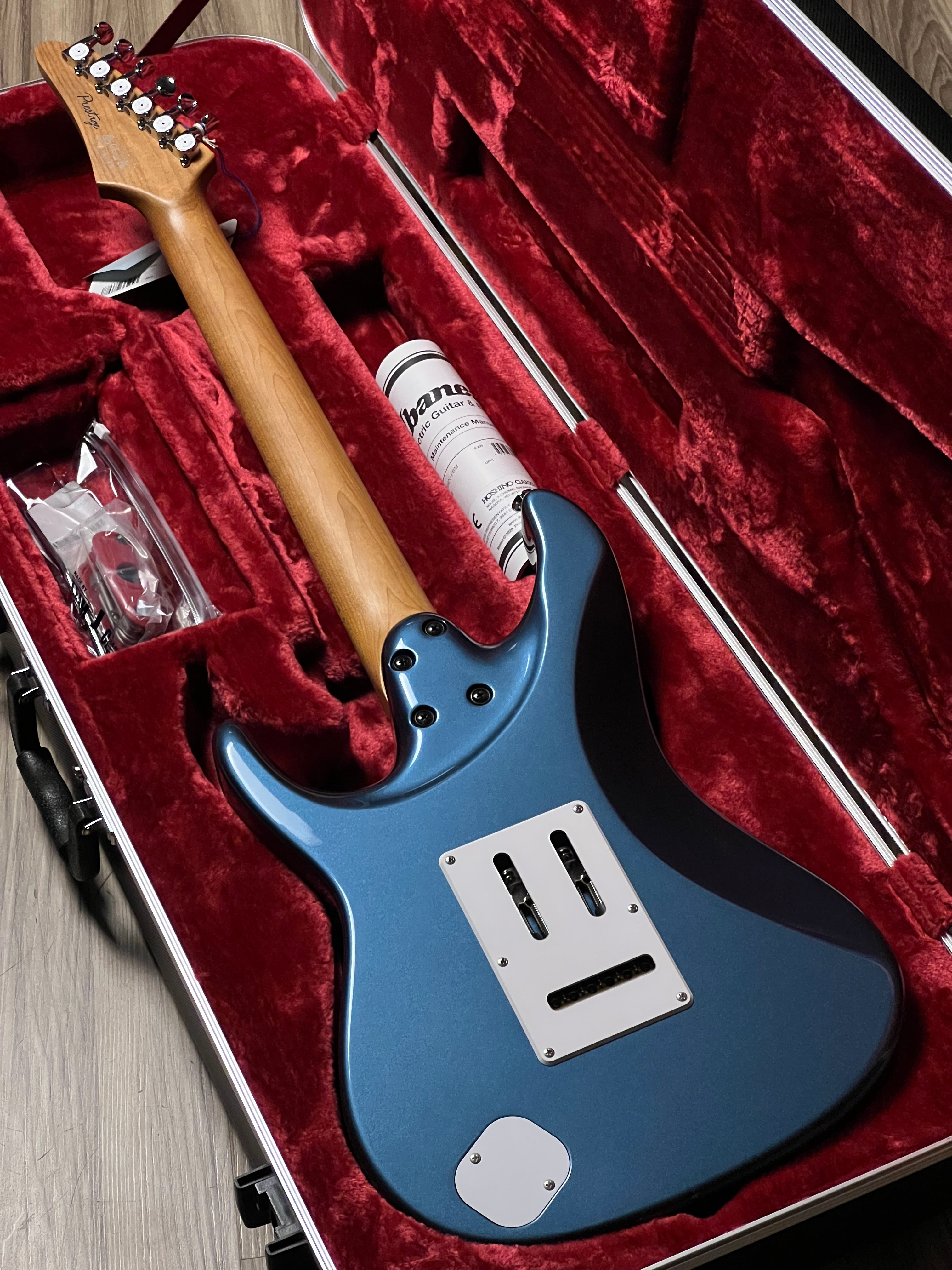 Ibanez Prestige AZ2204N in Prussian Blue Metallic F2415363