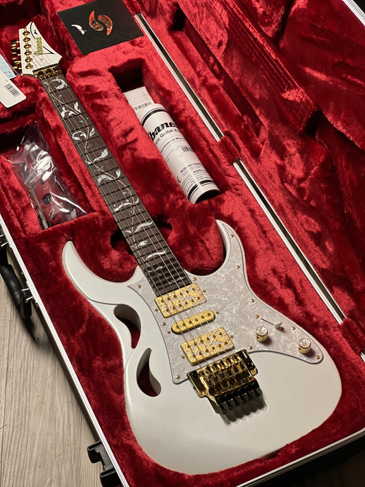 Ibanez Steve Vai Signature PIA Guitar in Stallion White F2430988