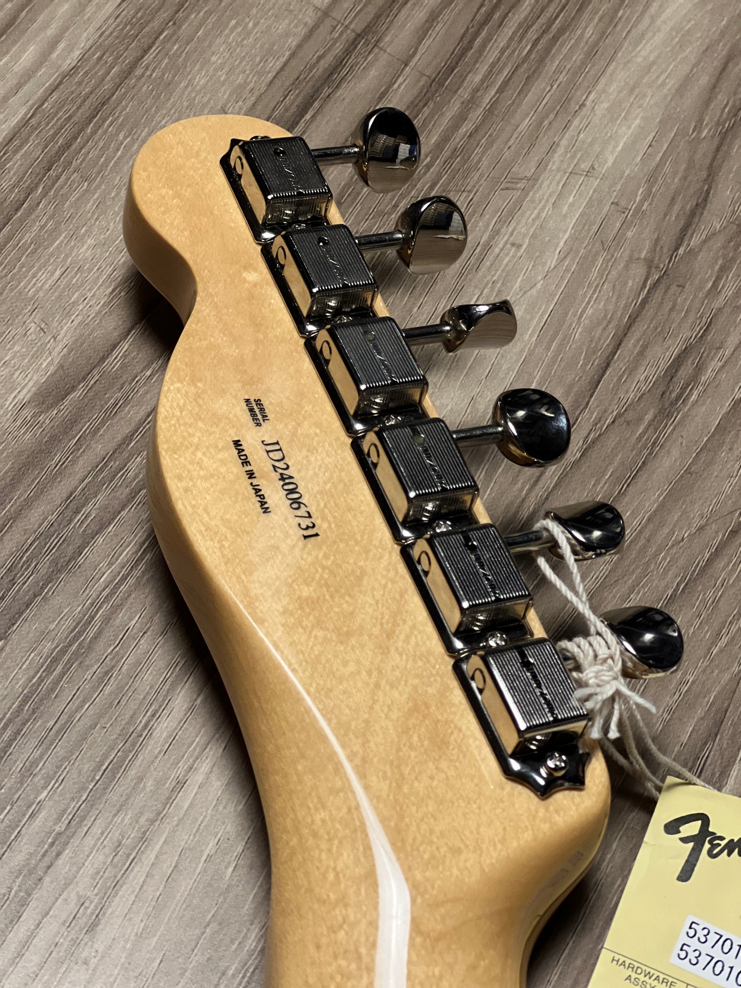 Fender Japan Heritage 50s Telecaster พร้อม Maple FB สี Butterscotch Blonde