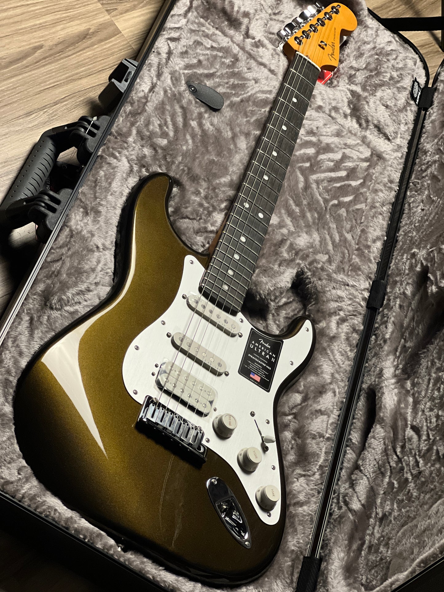 Fender American Ultra II Stratocaster HSS with Ebony FB in Texas Tea US240036723