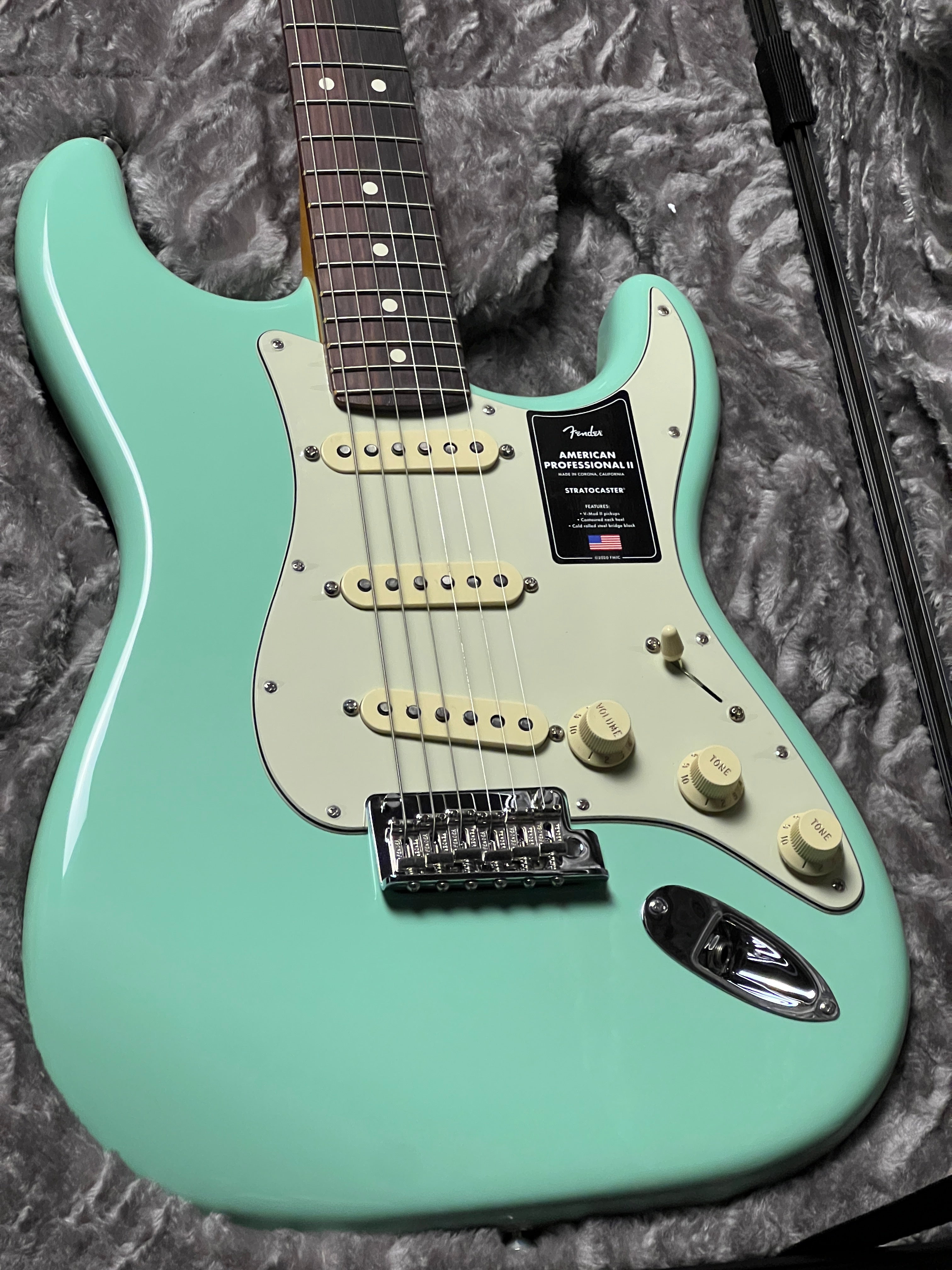 Fender FSR American Professional II Stratocaster in Surf Green w