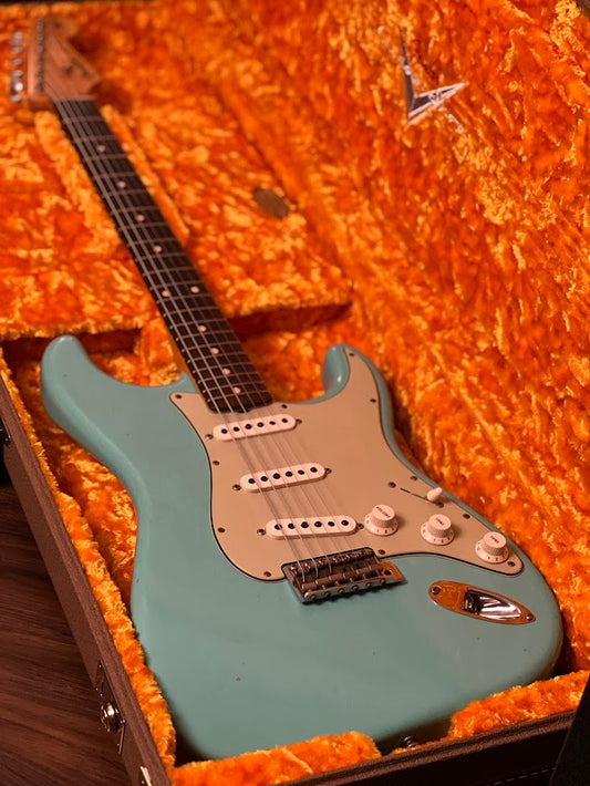 Fender Custom Shop 1962 Stratocaster Journeyman Relic Faded Sea Foam Green R119647
