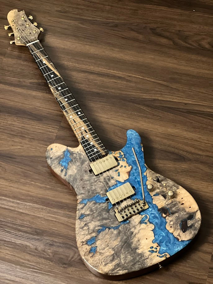 Sugi DS496B&W BUE/HM/A-MAHO/NAT in Natural Resin – nafiriguitar.com