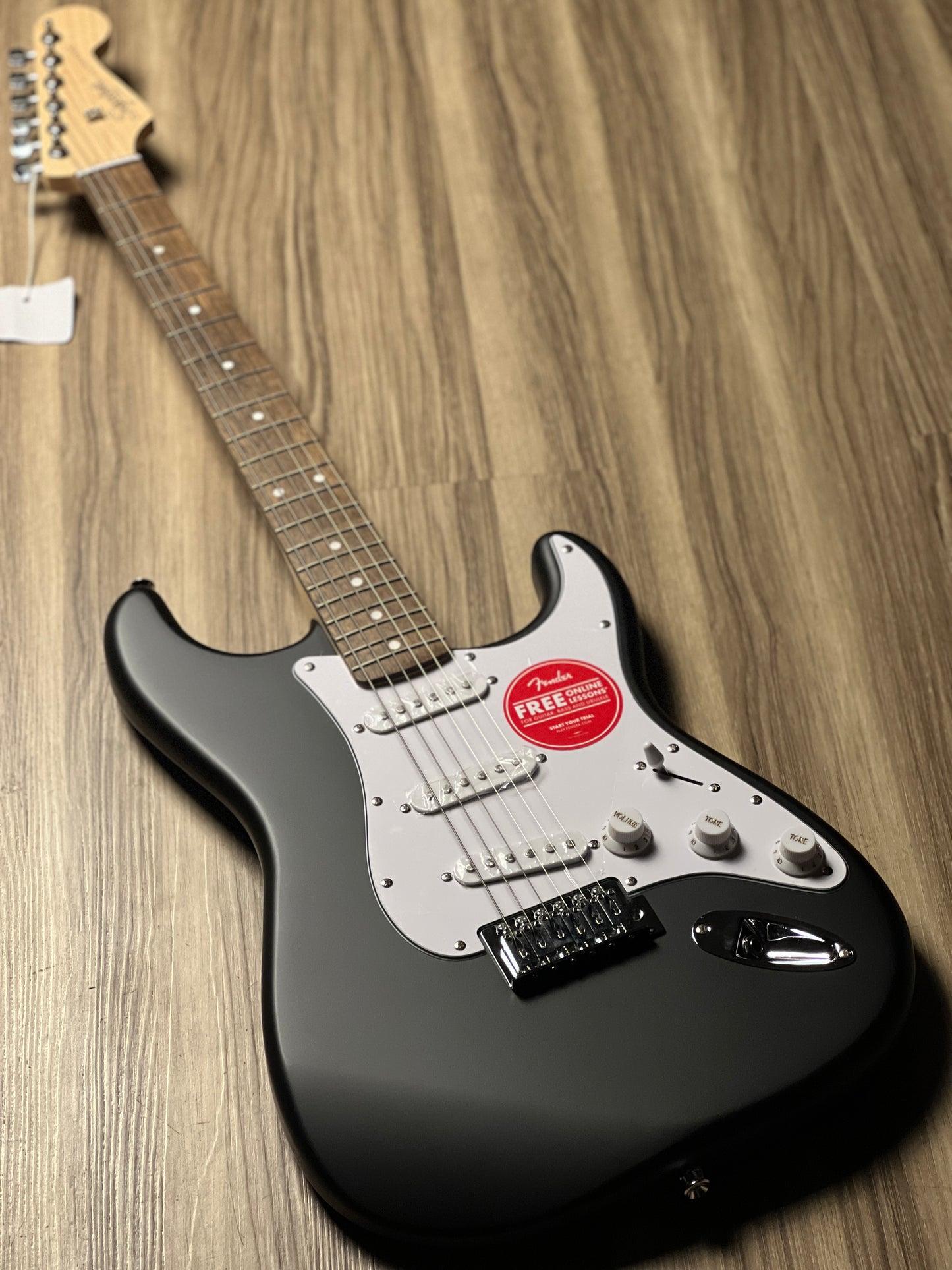 Squier Debut Series Stratocaster Electric Guitar Laurel FB In Black