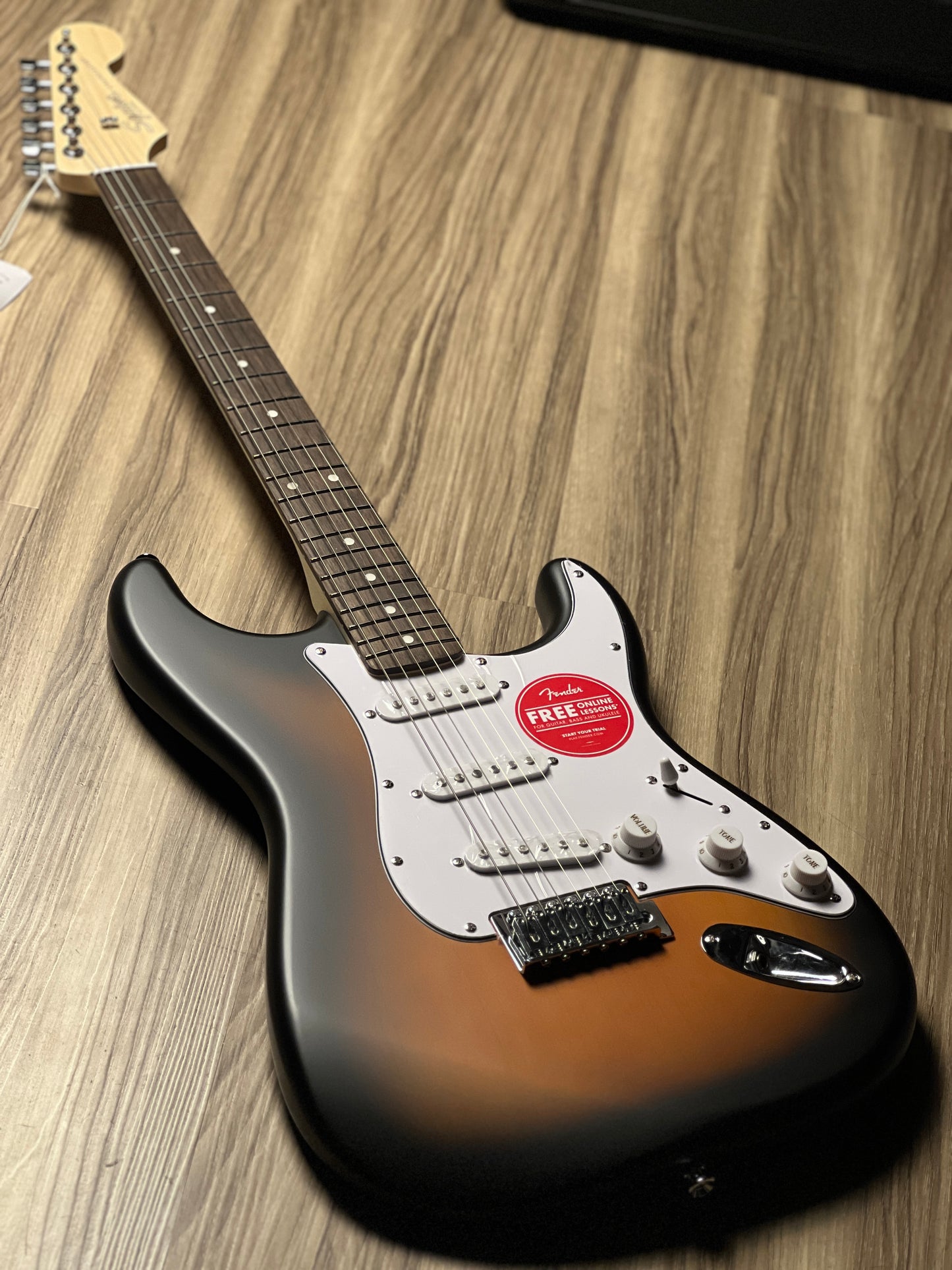 Squier Debut Series Stratocaster Electric Guitar Laurel FB In 2-Colour Sunburst