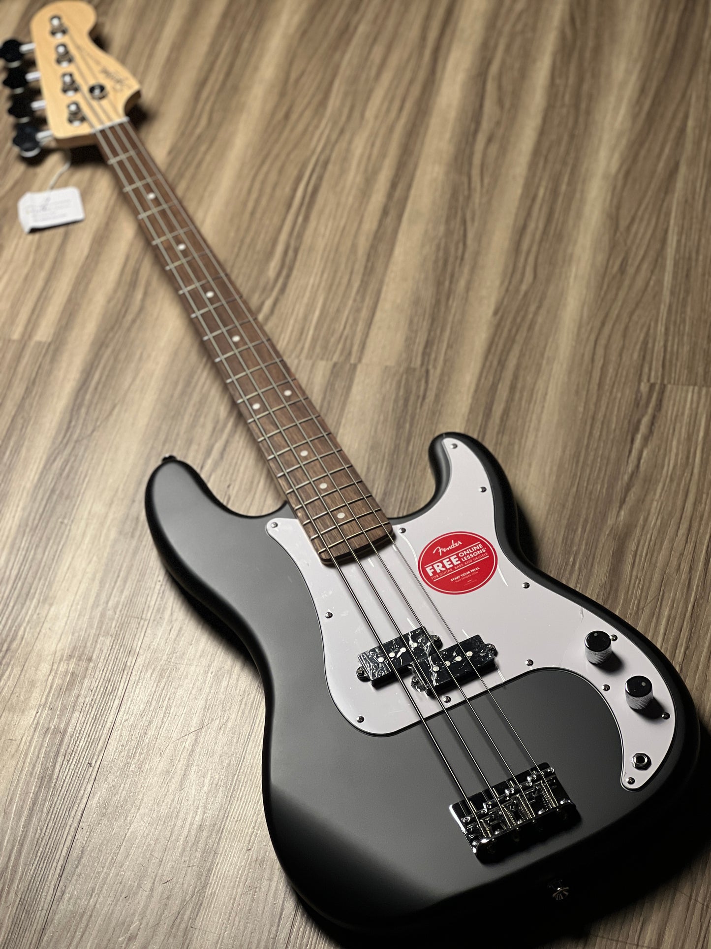 Squier Debut Series Precision Bass with Laurel FB in Black