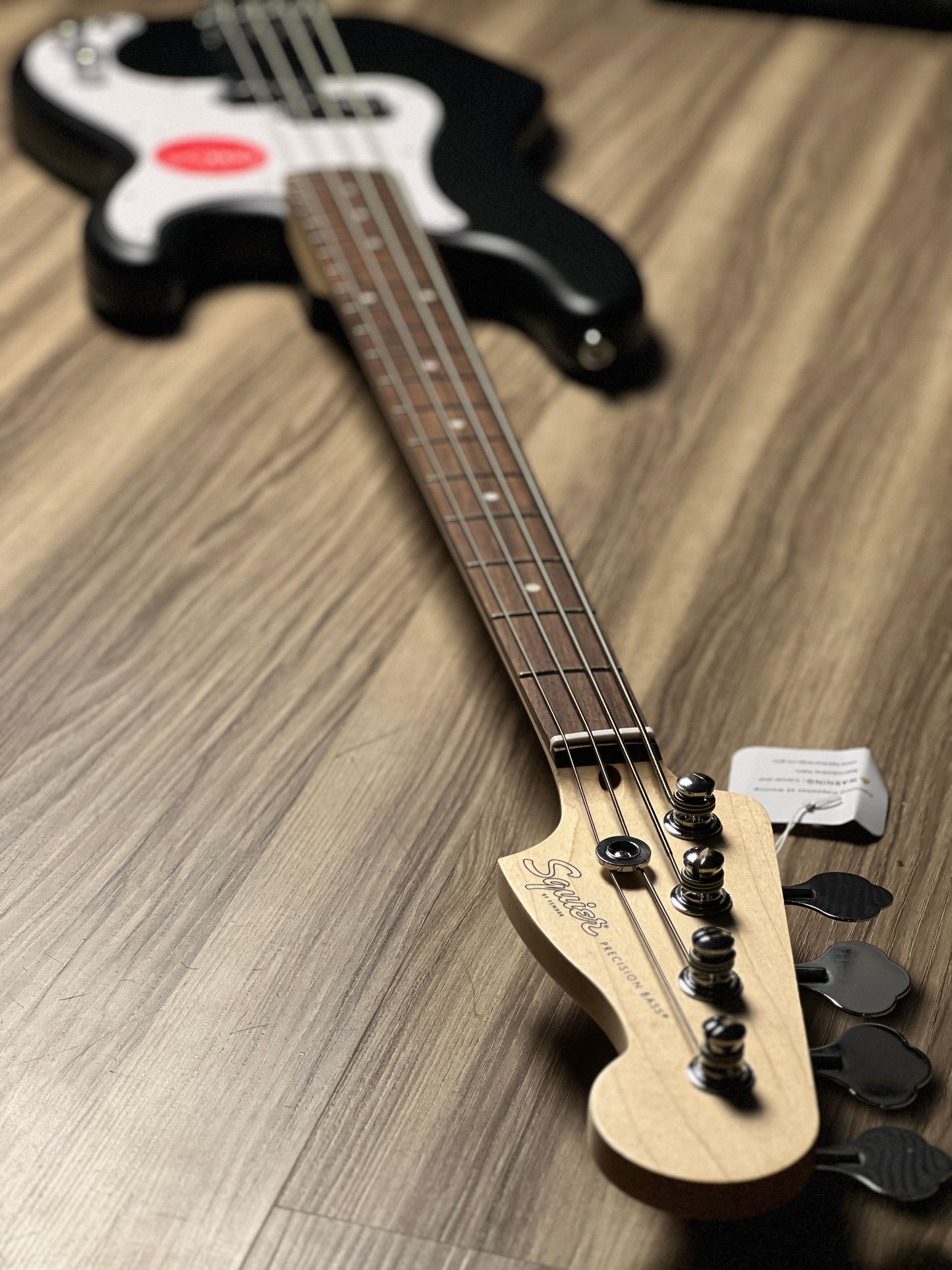 Squier Debut Series Precision Bass with Laurel FB in Black