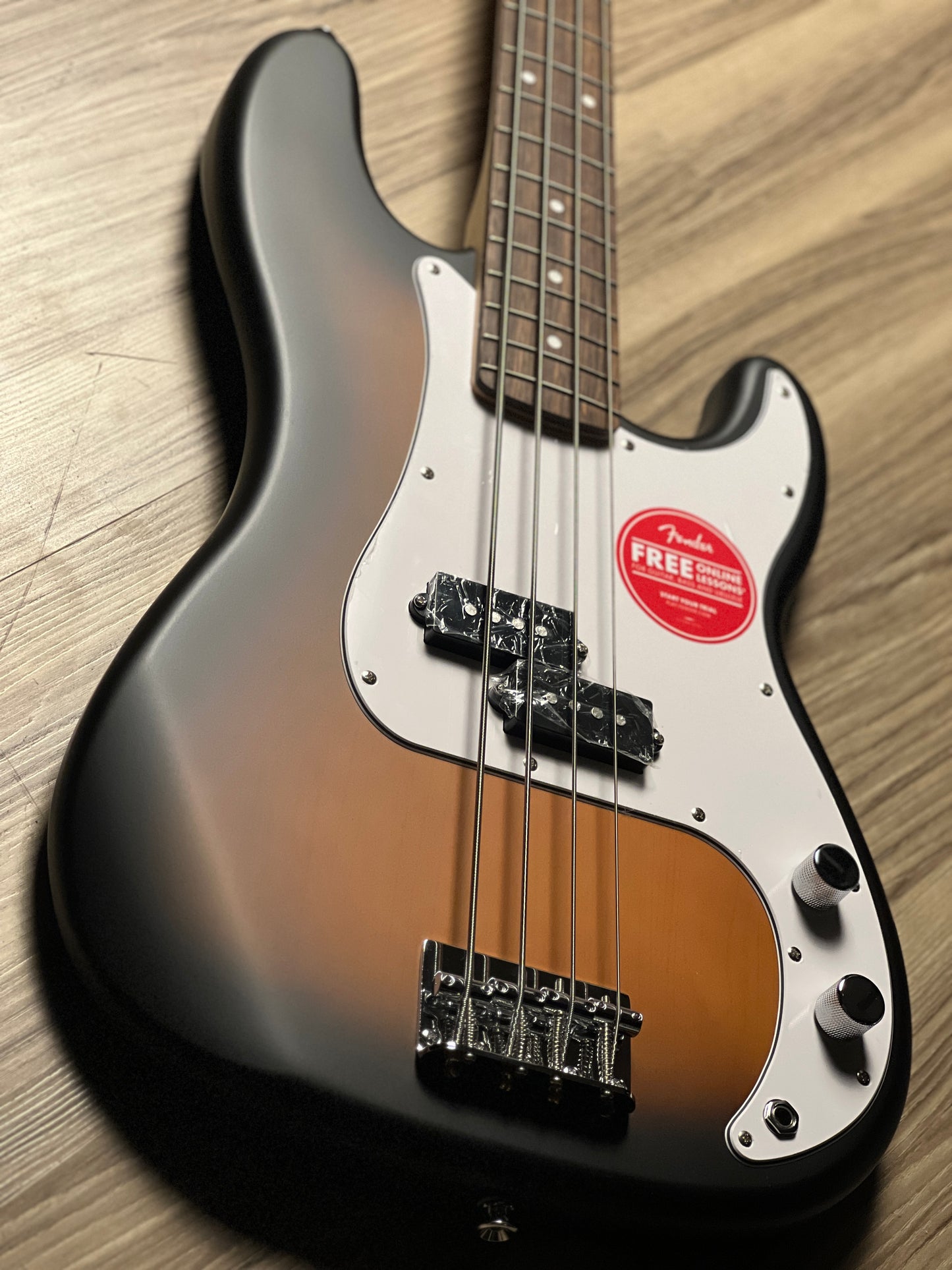 Squier Debut Series Precision Bass with Laurel FB in 2-Colour Sunburst