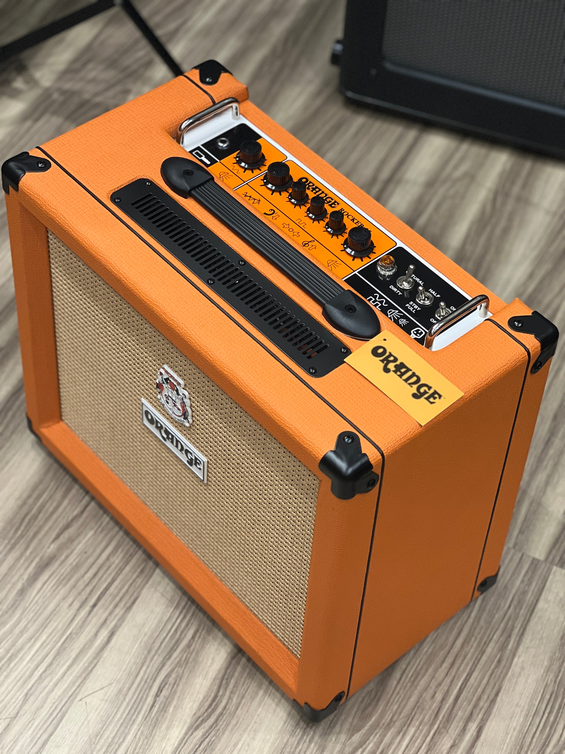 Orange Rocker 15- 15-watt 1x10 inch Tube Combo – nafiriguitar.com
