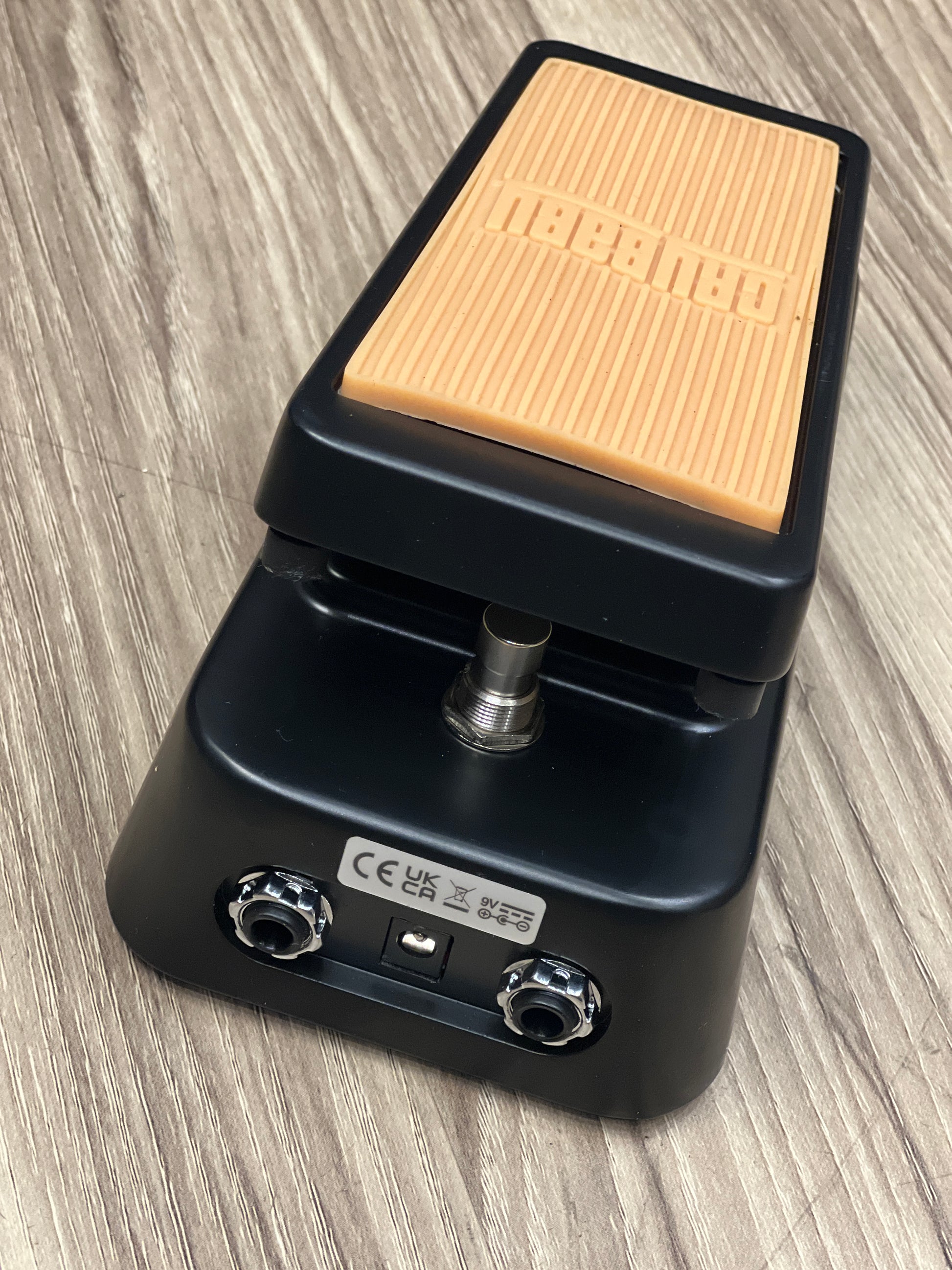 crybaby wah wah pedal Dunlop Cry Baby Junior Wah Special Edition in Black CBJ-95SB – nafiriguitar.com