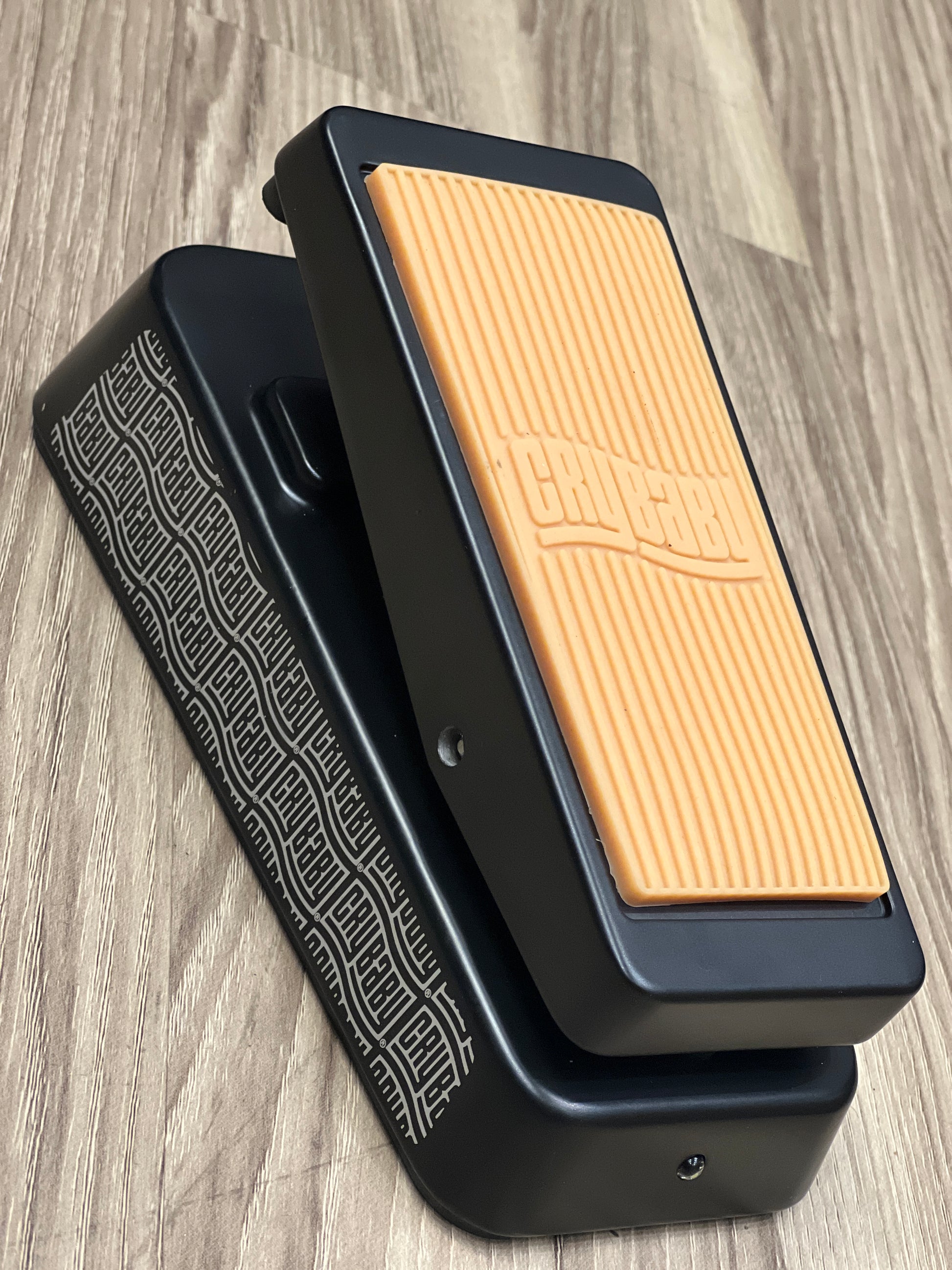 jim dunlop wah pedal Dunlop Cry Baby Junior Wah Special Edition in Black CBJ-95SB – nafiriguitar.com