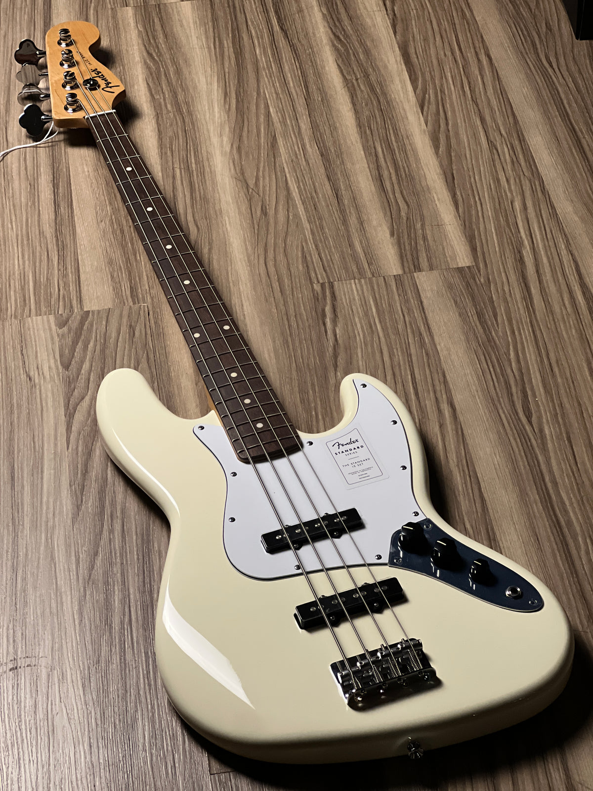 Fender Standard Jazz Bass with Laurel FB in Olympic White 