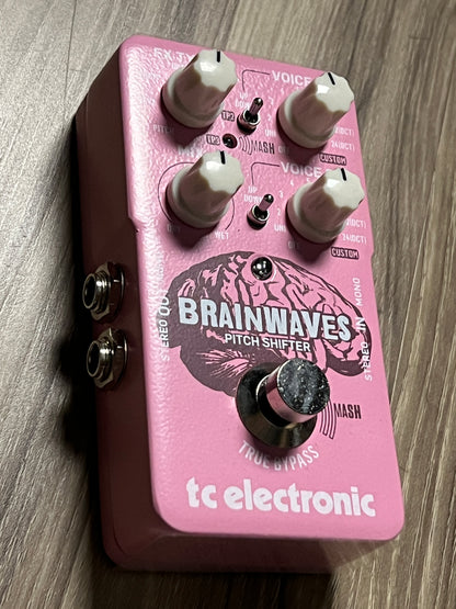 pitchshifter pedal TC Electronic Brainwaves Pitch Shifter – nafiriguitar.com