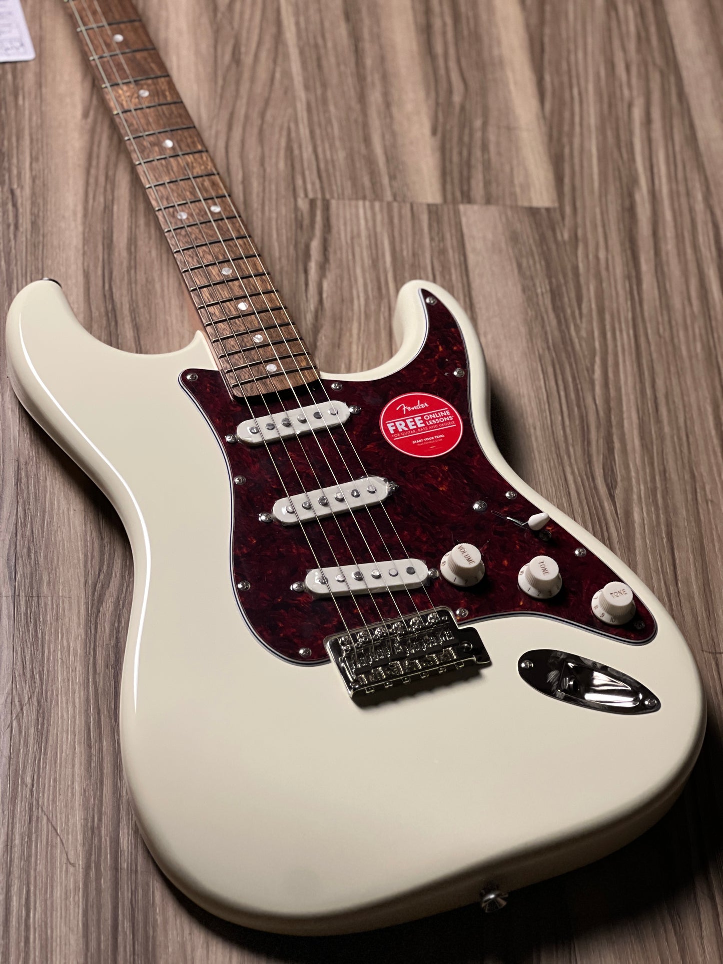 Squier Classic Vibe 60s Stratocaster Laurel FB In Olympic White