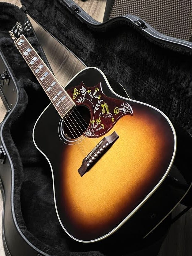 Gibson Hummingbird Standard in Vintage Sunburst with Case