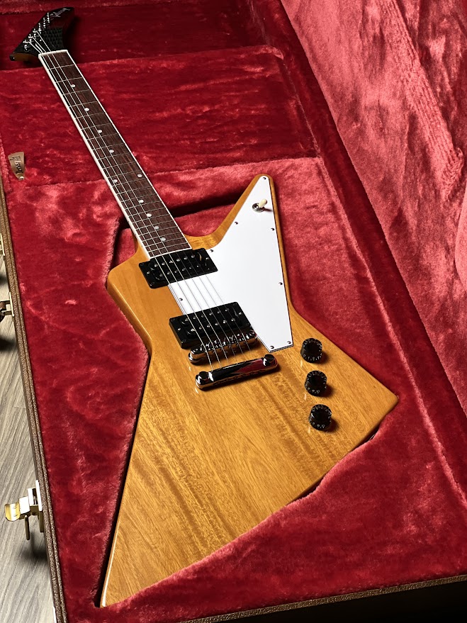 Gibson 70s Explorer in Antique Natural with Case